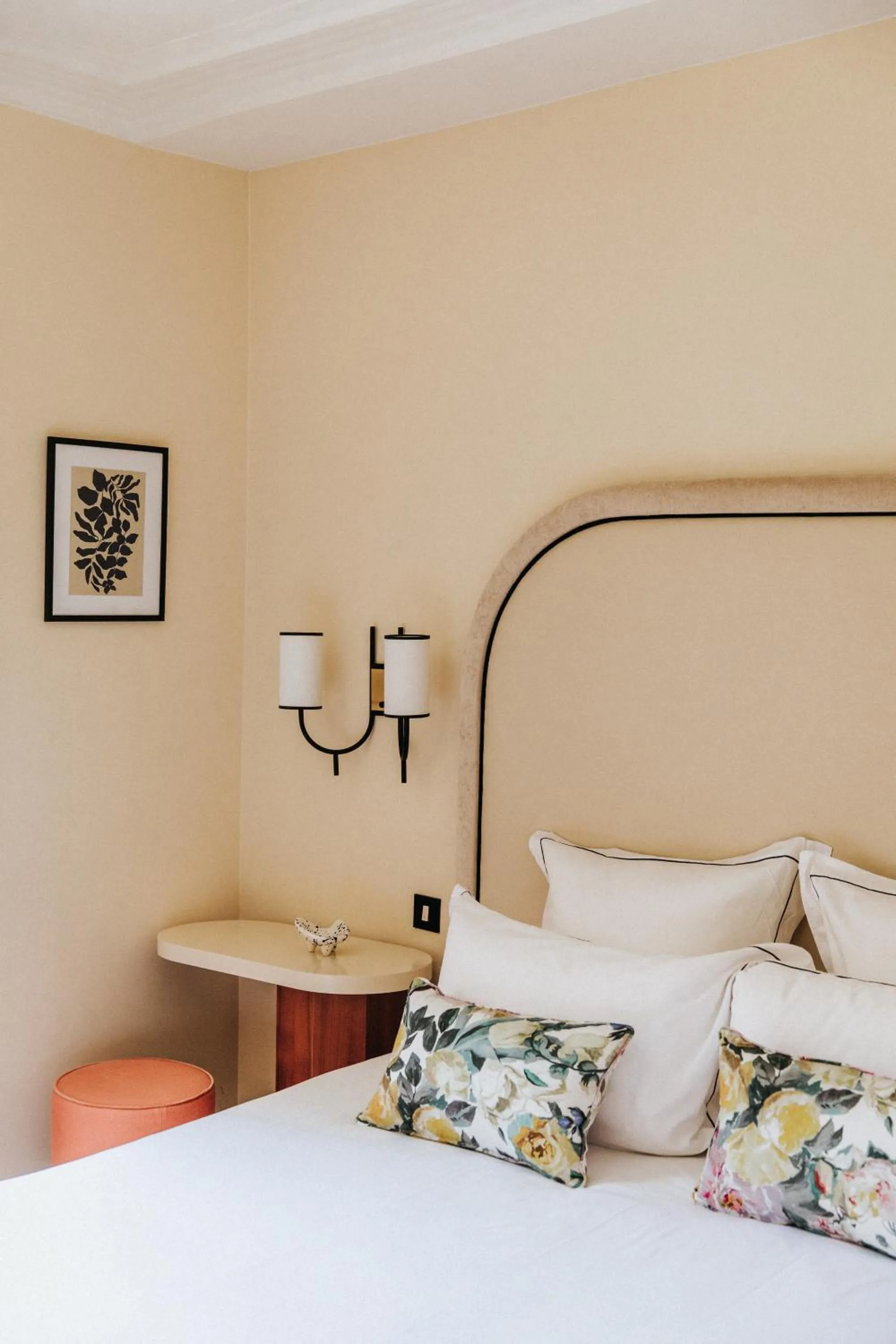 Bedroom, Bed in Hôtel Bienvenue