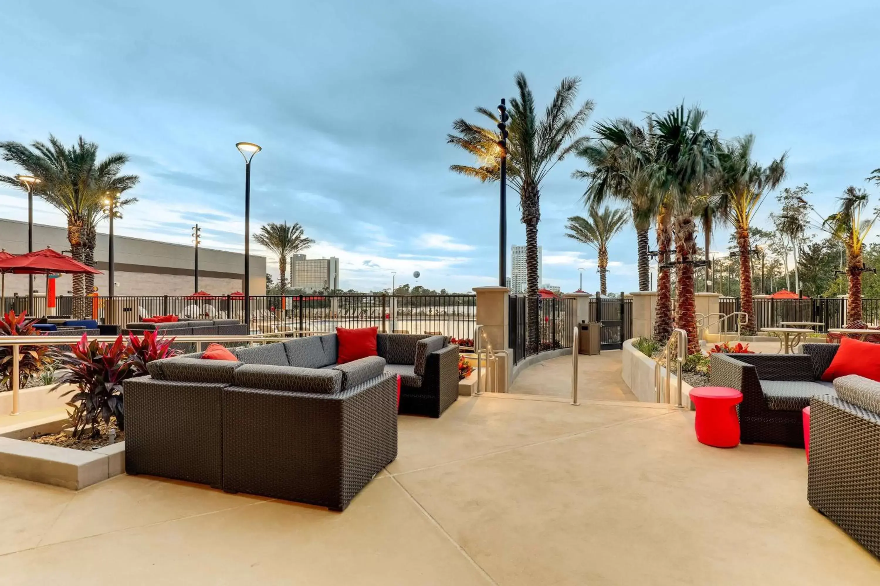Pool view in Drury Plaza Hotel Orlando - Disney Springs Area