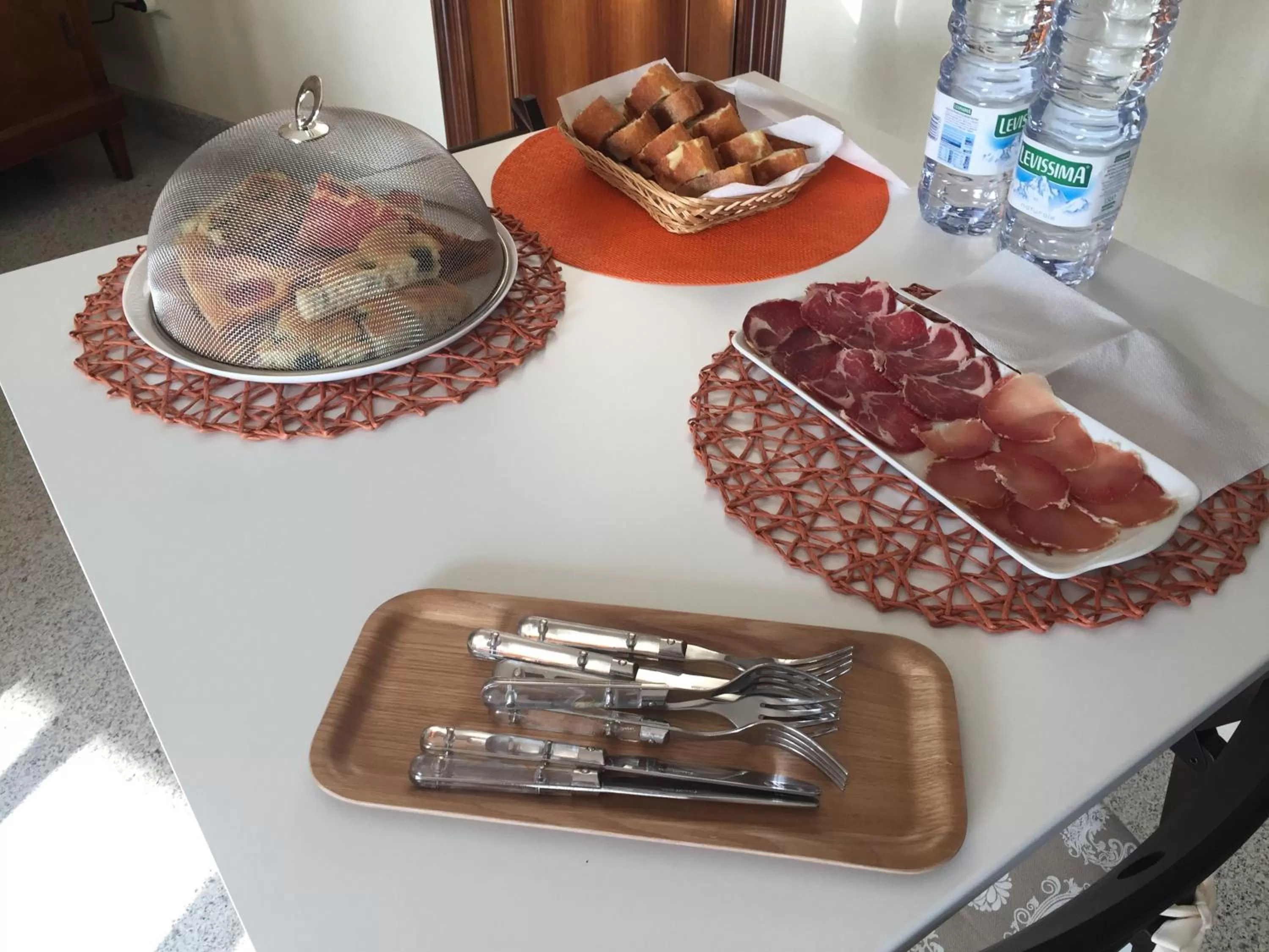 Communal lounge/ TV room in Gianmaria B&B