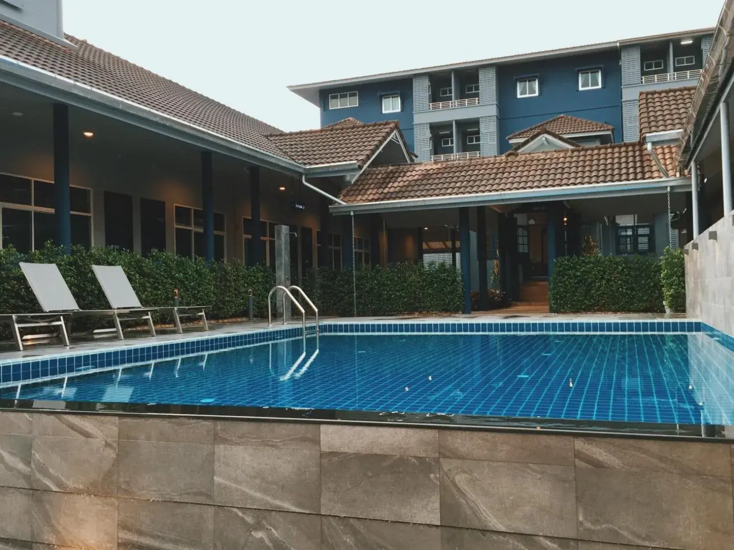 Swimming Pool in Bluebed