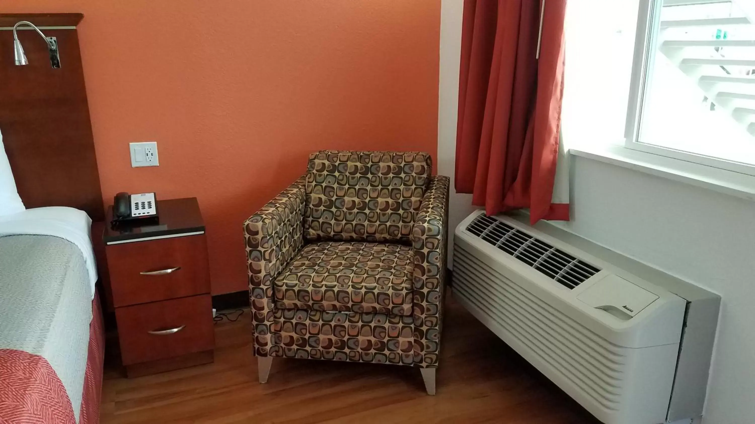 Seating Area in Motel 6-Alma, AR