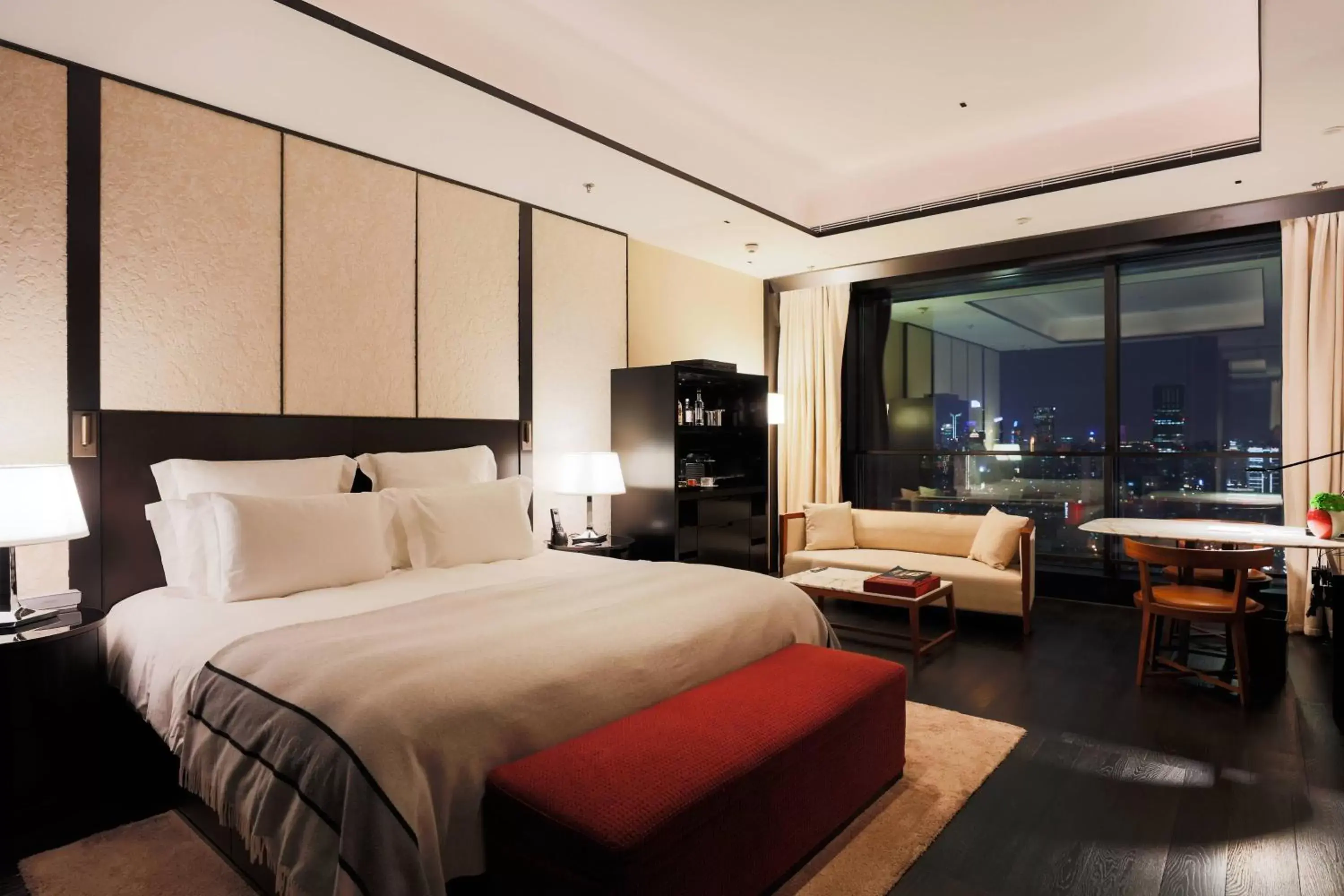Photo of the whole room, Bed in Bulgari Hotel Shanghai