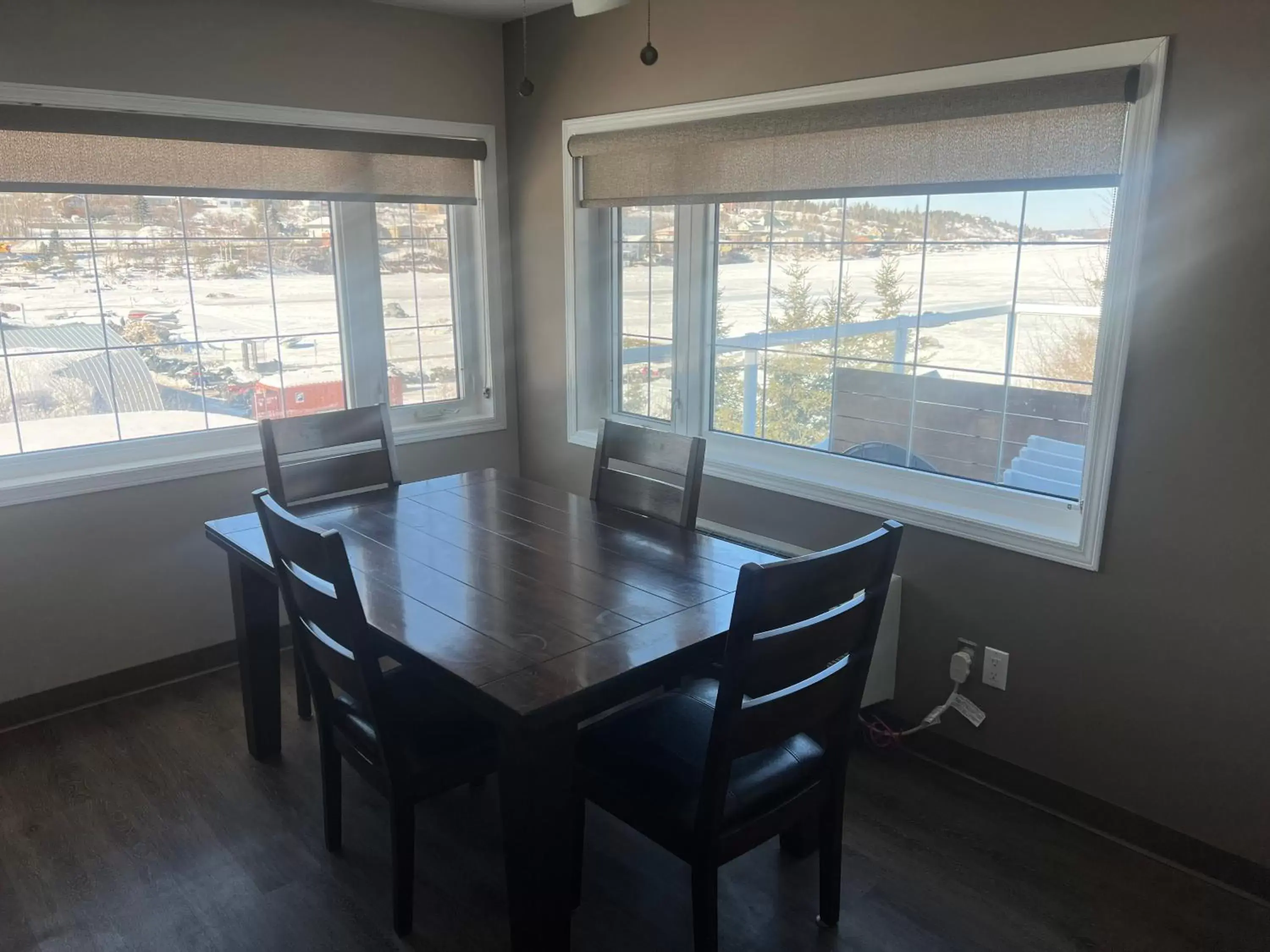 Dining Area in Howey Bay Motel