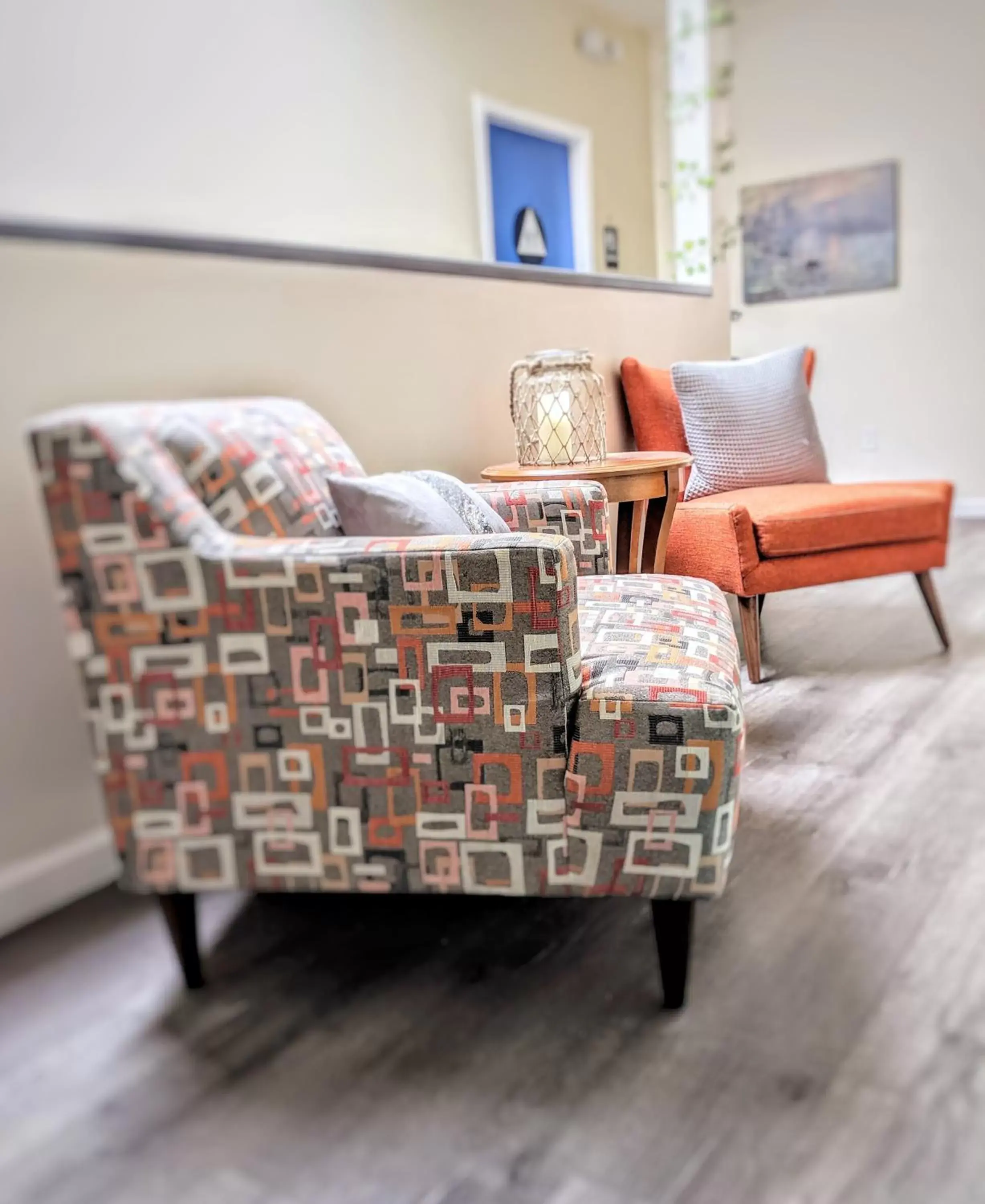 Seating Area in Anchor Pointe Inn