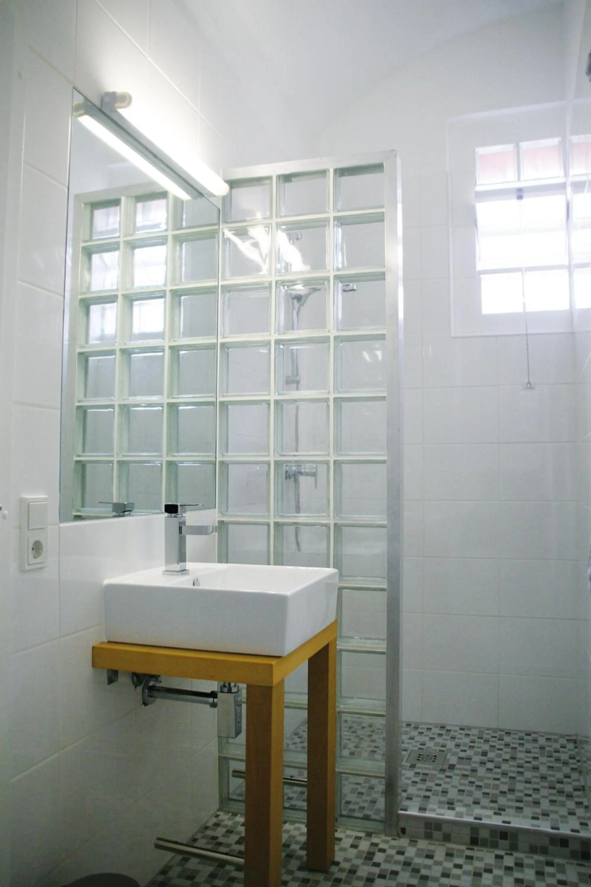 Bathroom in ALCATRAZ Hotel am Japanischen Garten