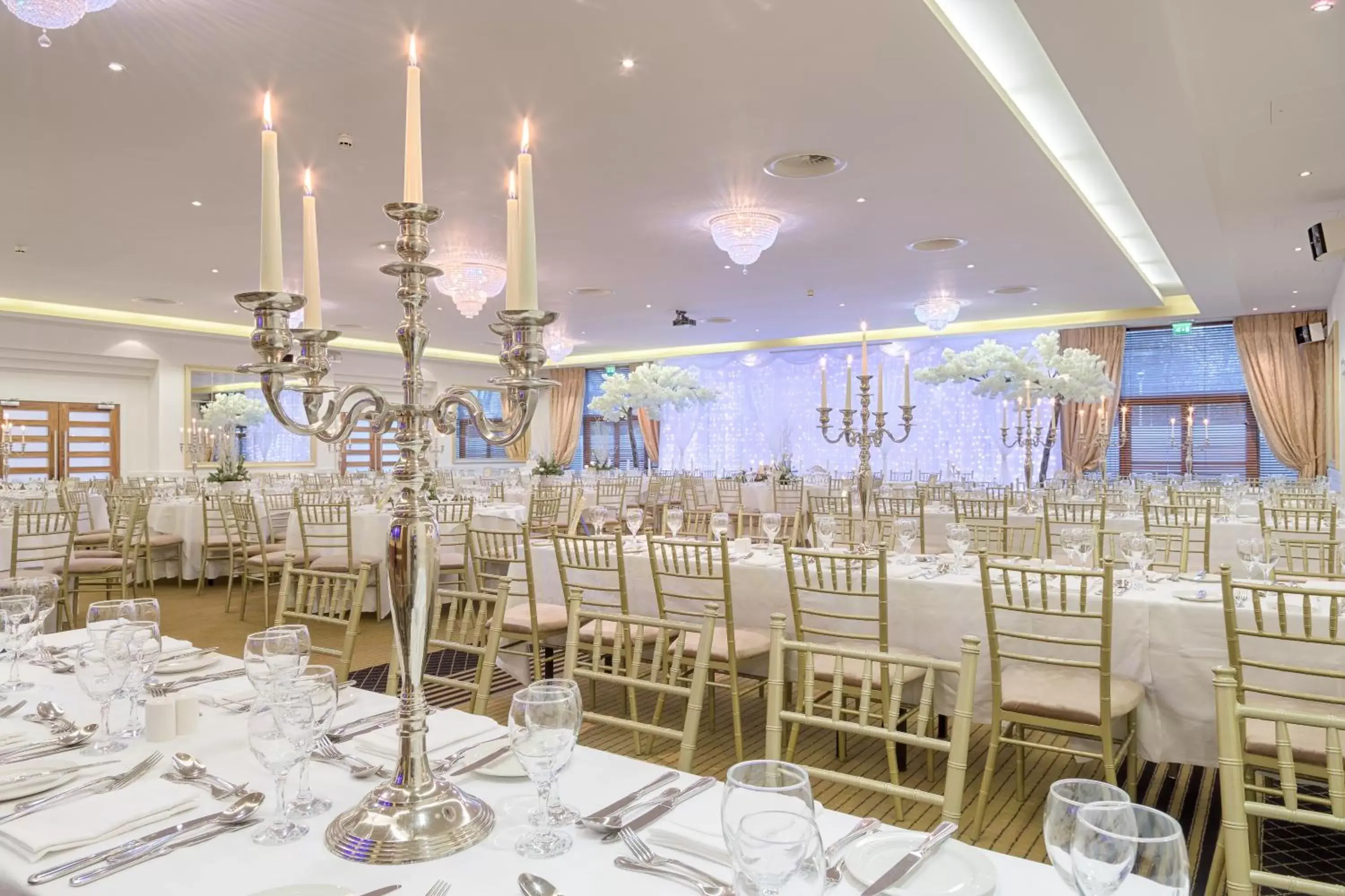 Banquet/Function facilities, Restaurant/Places to Eat in Raheen Woods Hotel