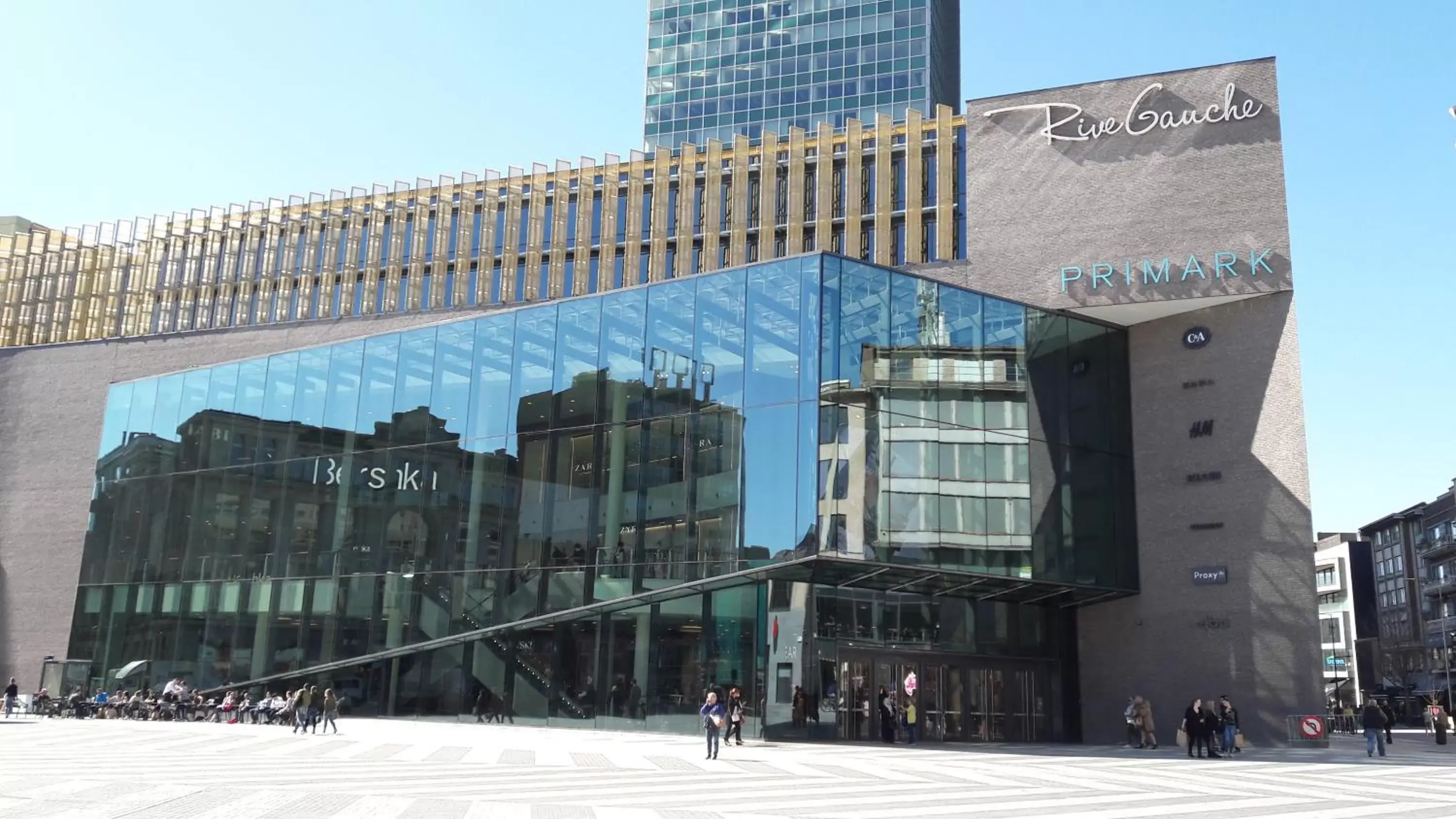 Shopping Area in ibis Charleroi Centre Gare