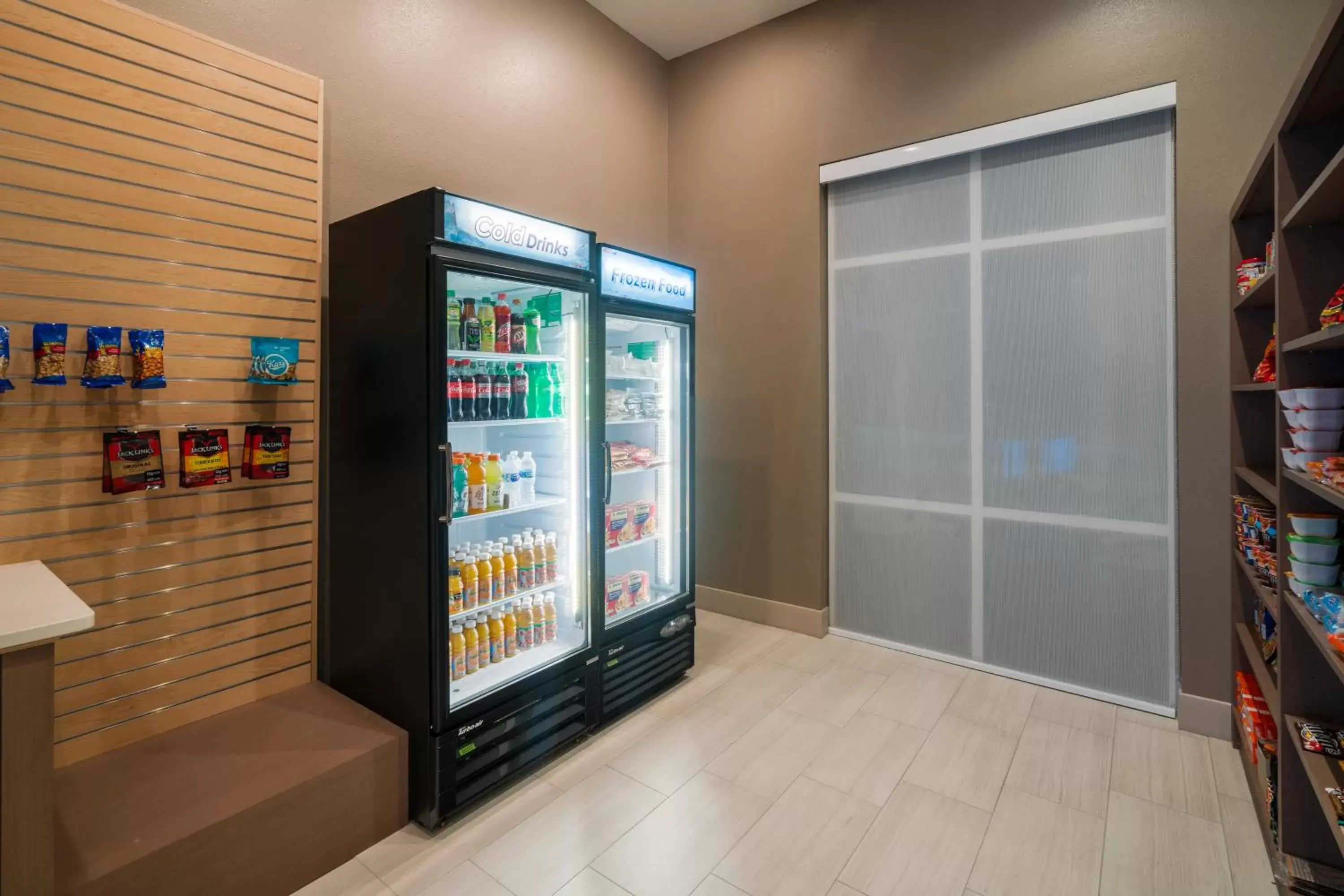 Supermarket/grocery shop in Holiday Inn Express & Suites - St Peters, an IHG Hotel