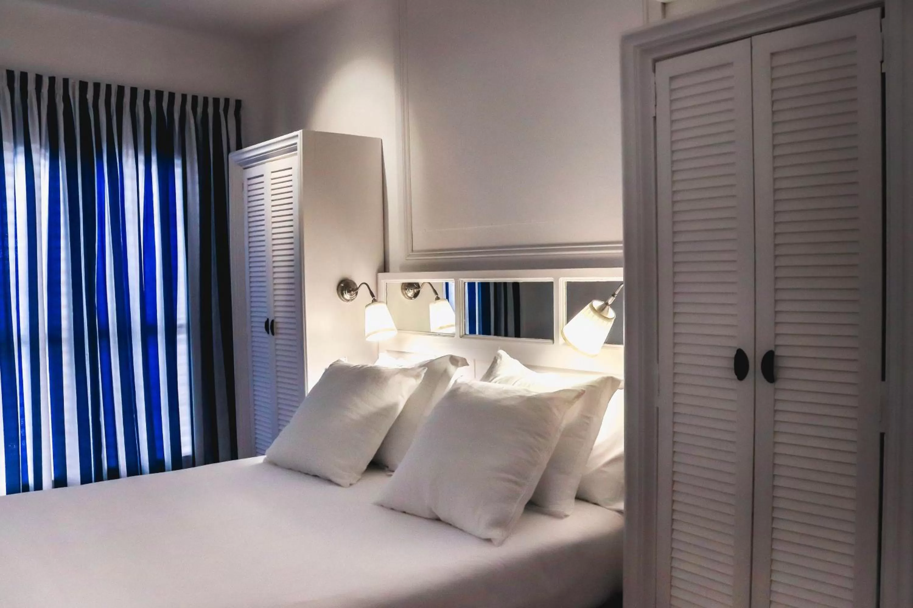 Bed in Hotel & Restaurant Marina Palamós