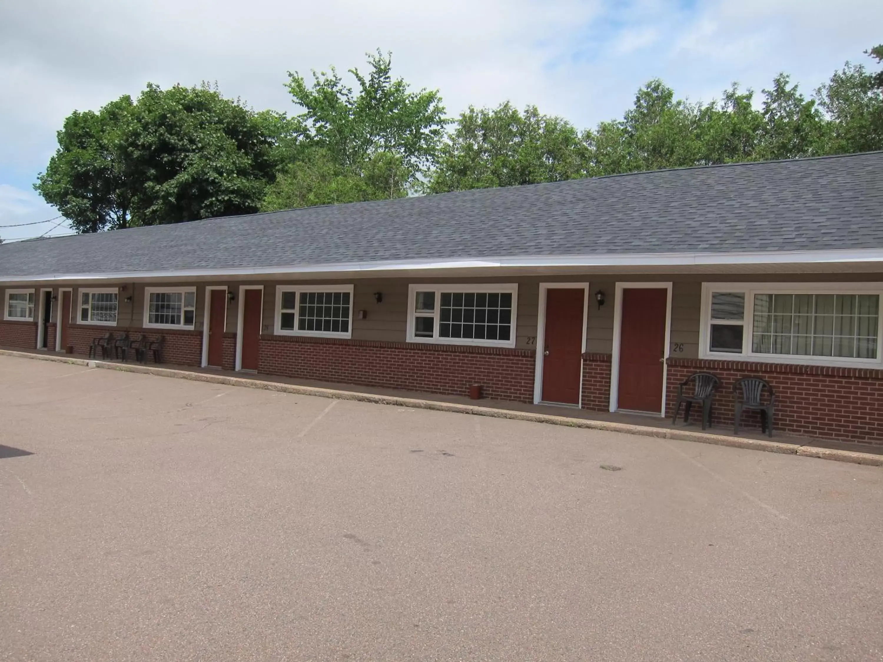 Property Building in Stonehouse Motel and Restaurant