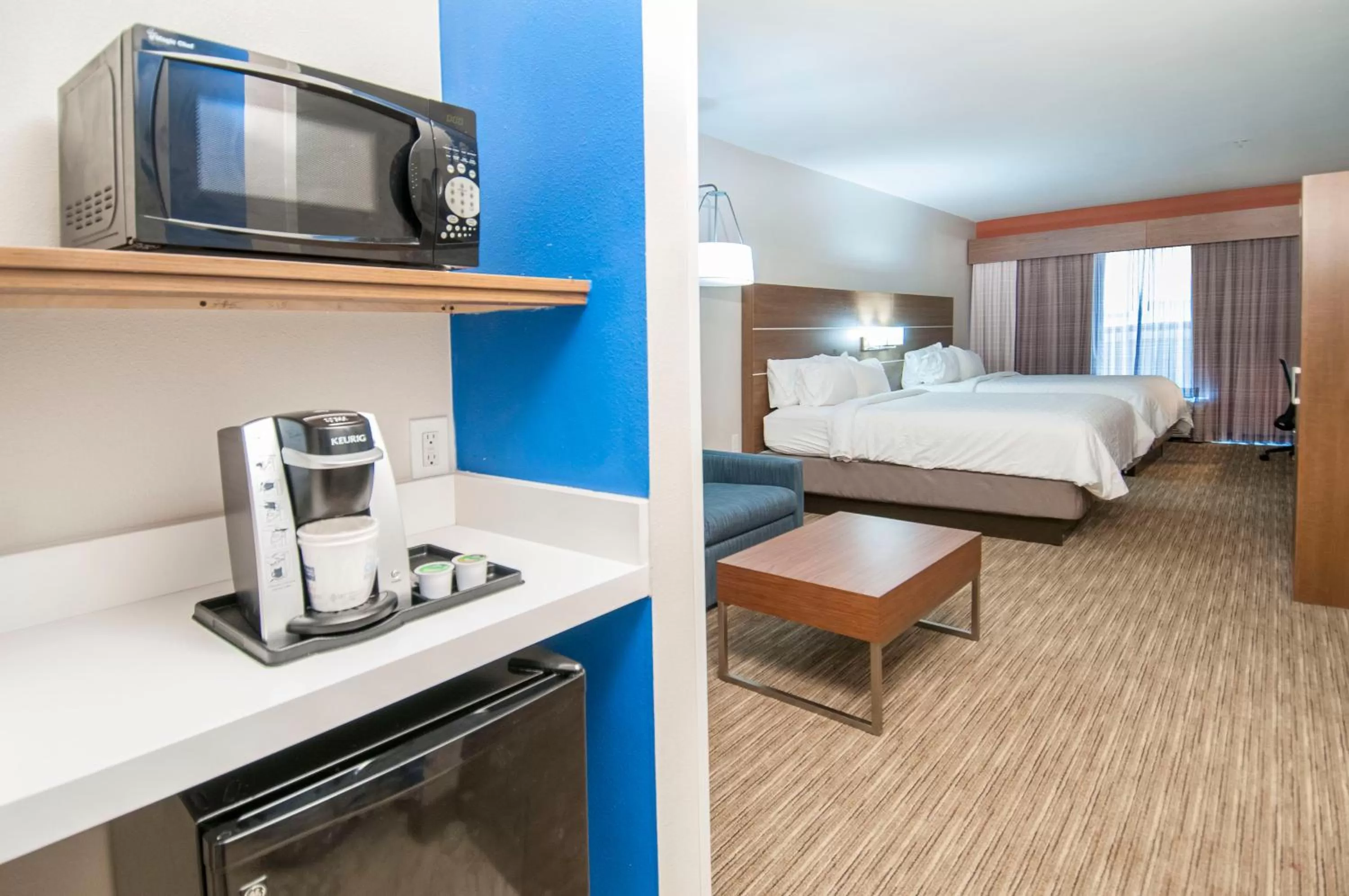Photo of the whole room, Bed in Holiday Inn Express Hotel & Suites Biloxi- Ocean Springs by IHG