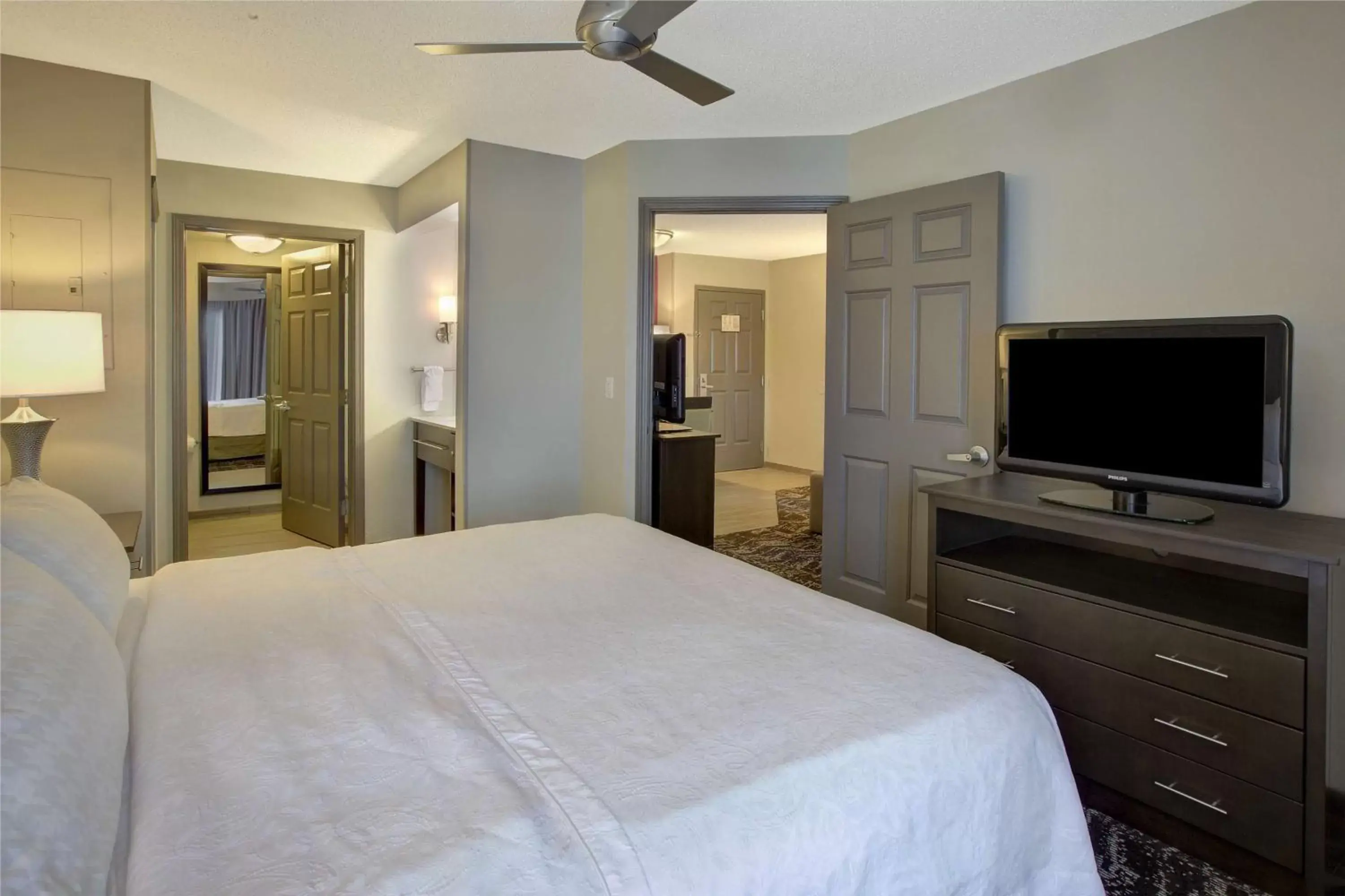 Bedroom, Bed in Homewood Suites by Hilton Dayton South