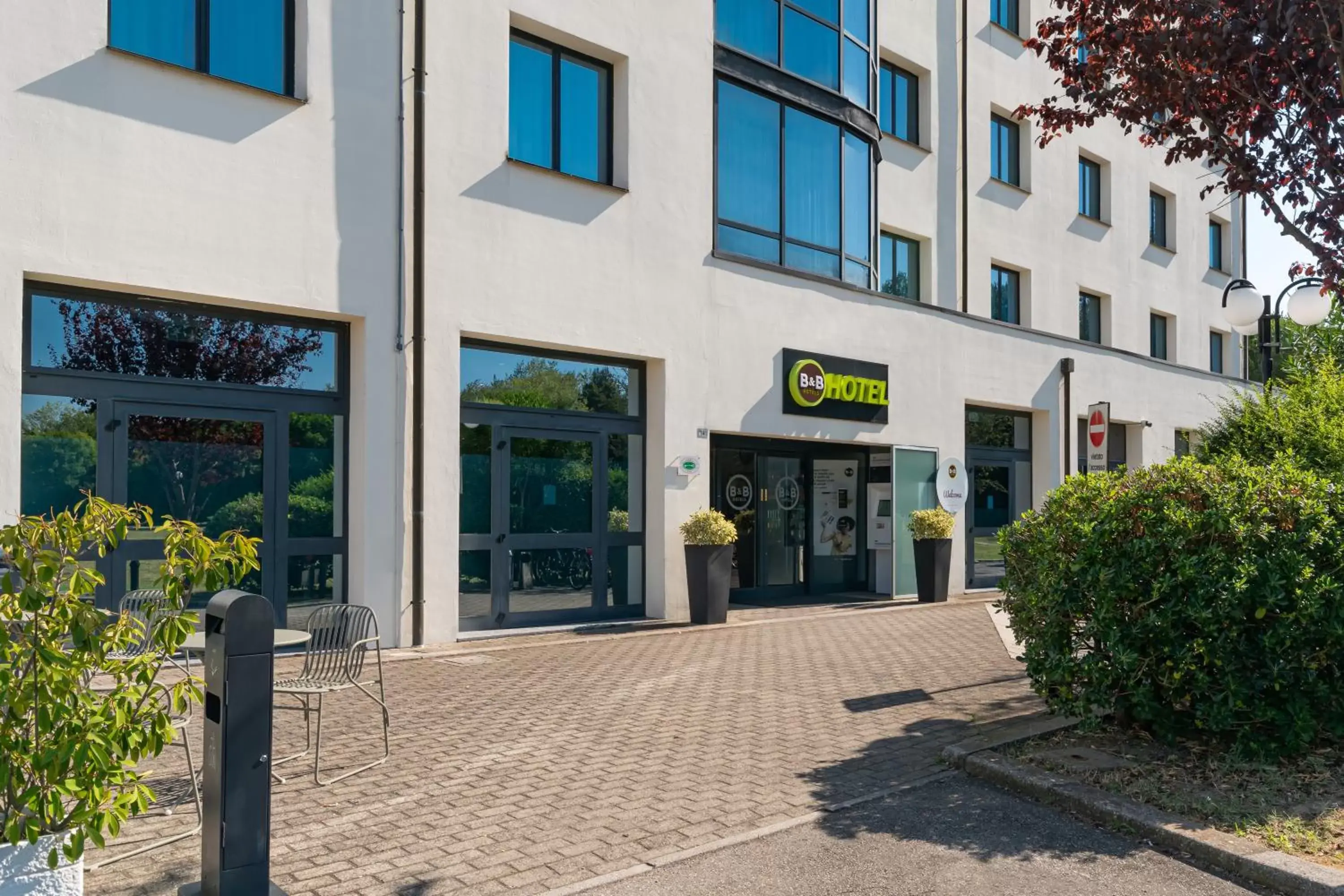 Facade/entrance, Property Building in B&B Hotel Ravenna