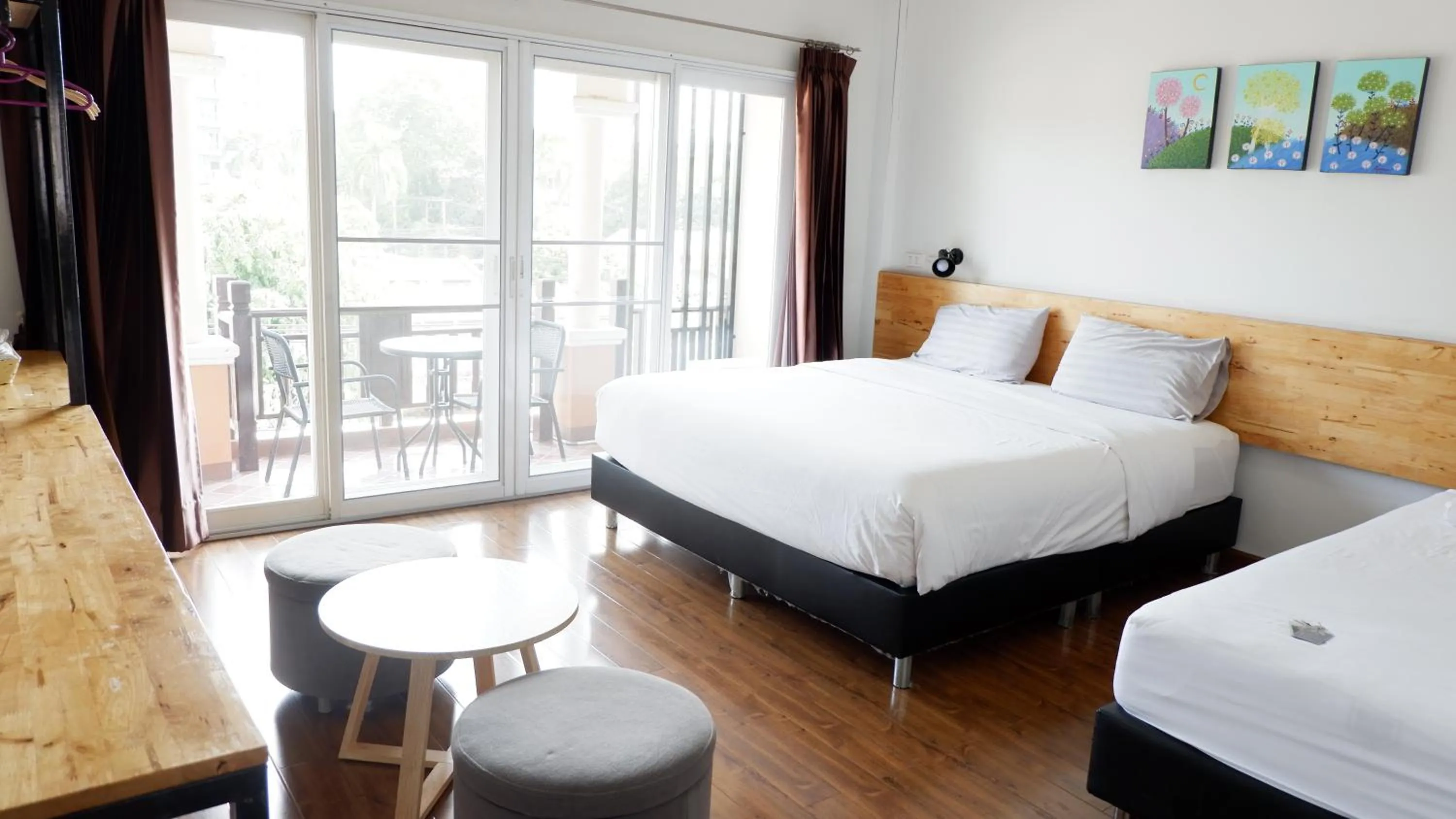 Bedroom, Bed in Daizy House