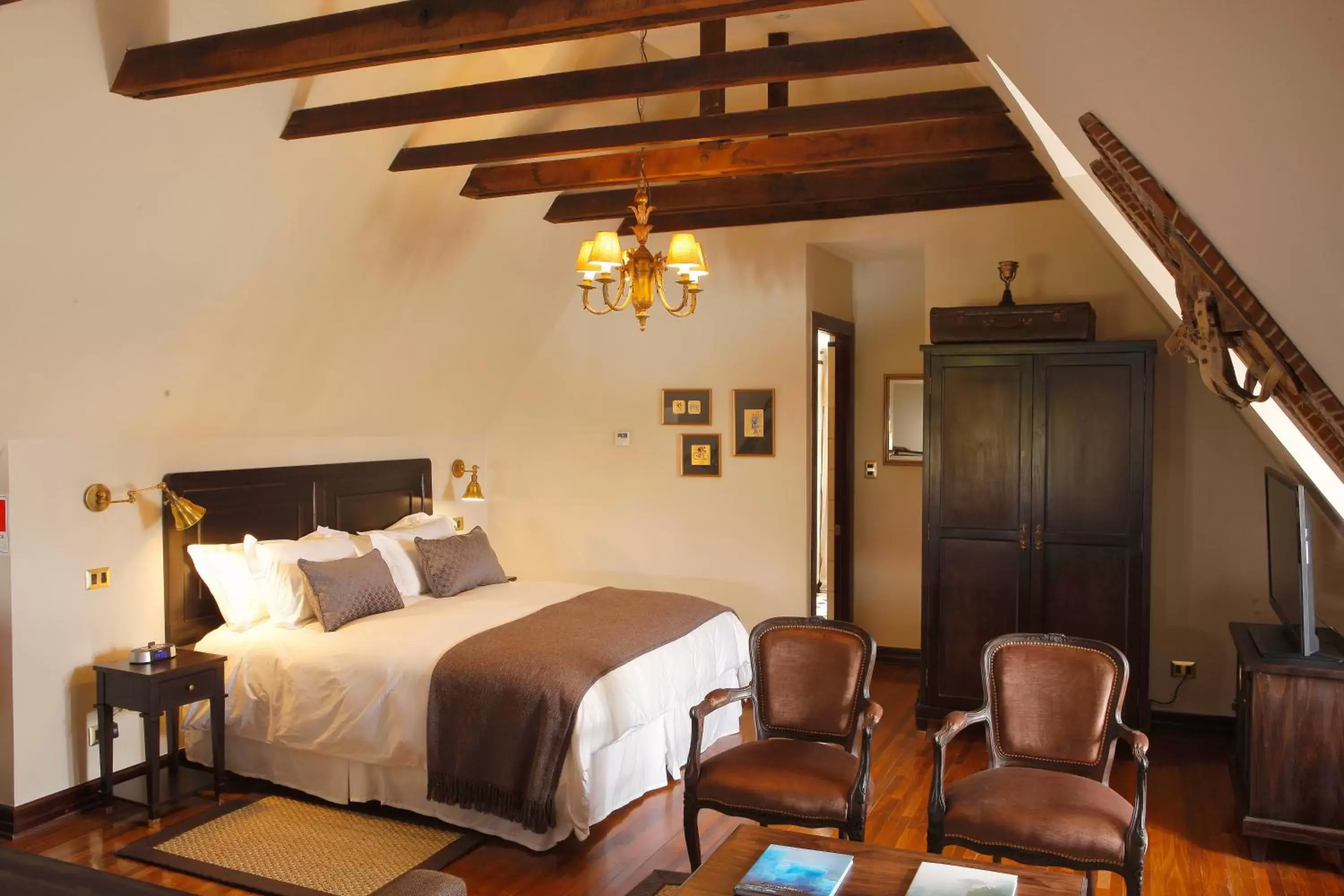 Photo of the whole room, Bed in Hotel Boutique Castillo Rojo