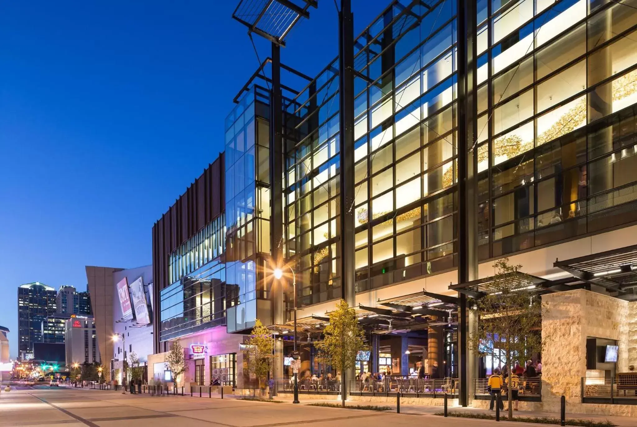 Property Building in Omni Nashville Hotel