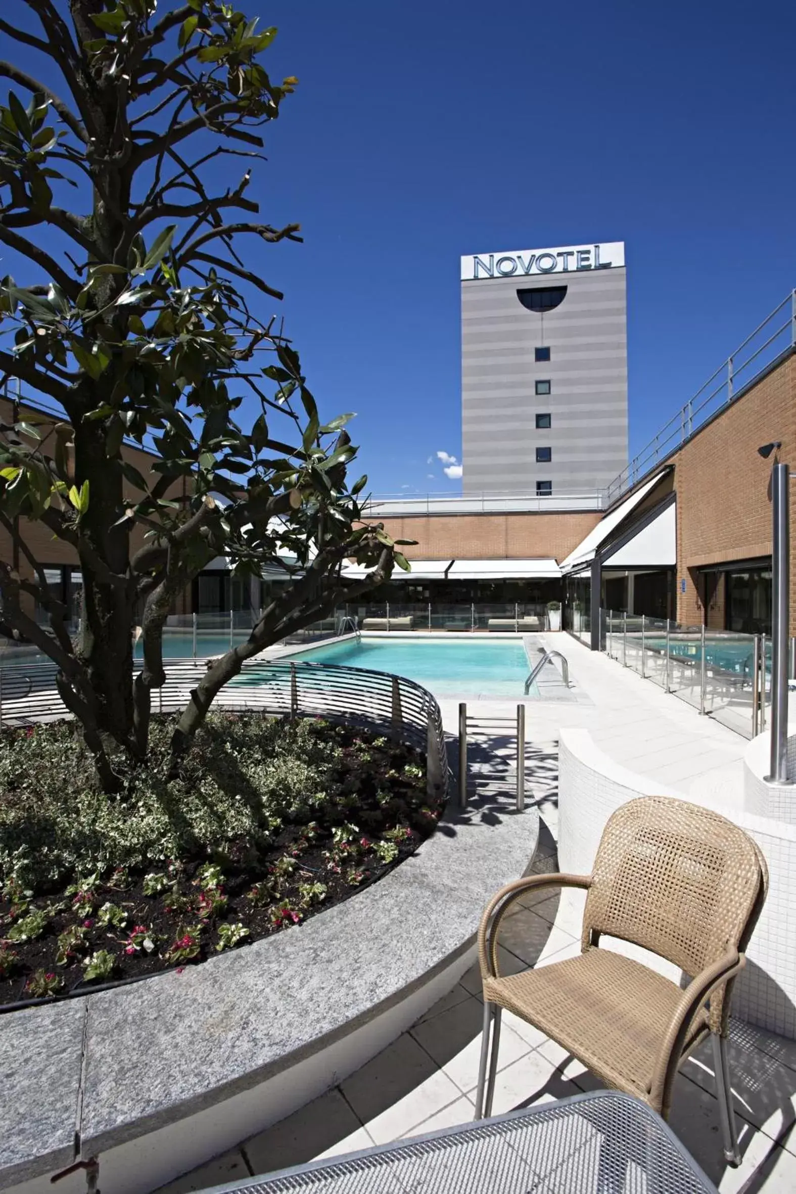 Swimming Pool in Novotel Milano Linate Aeroporto