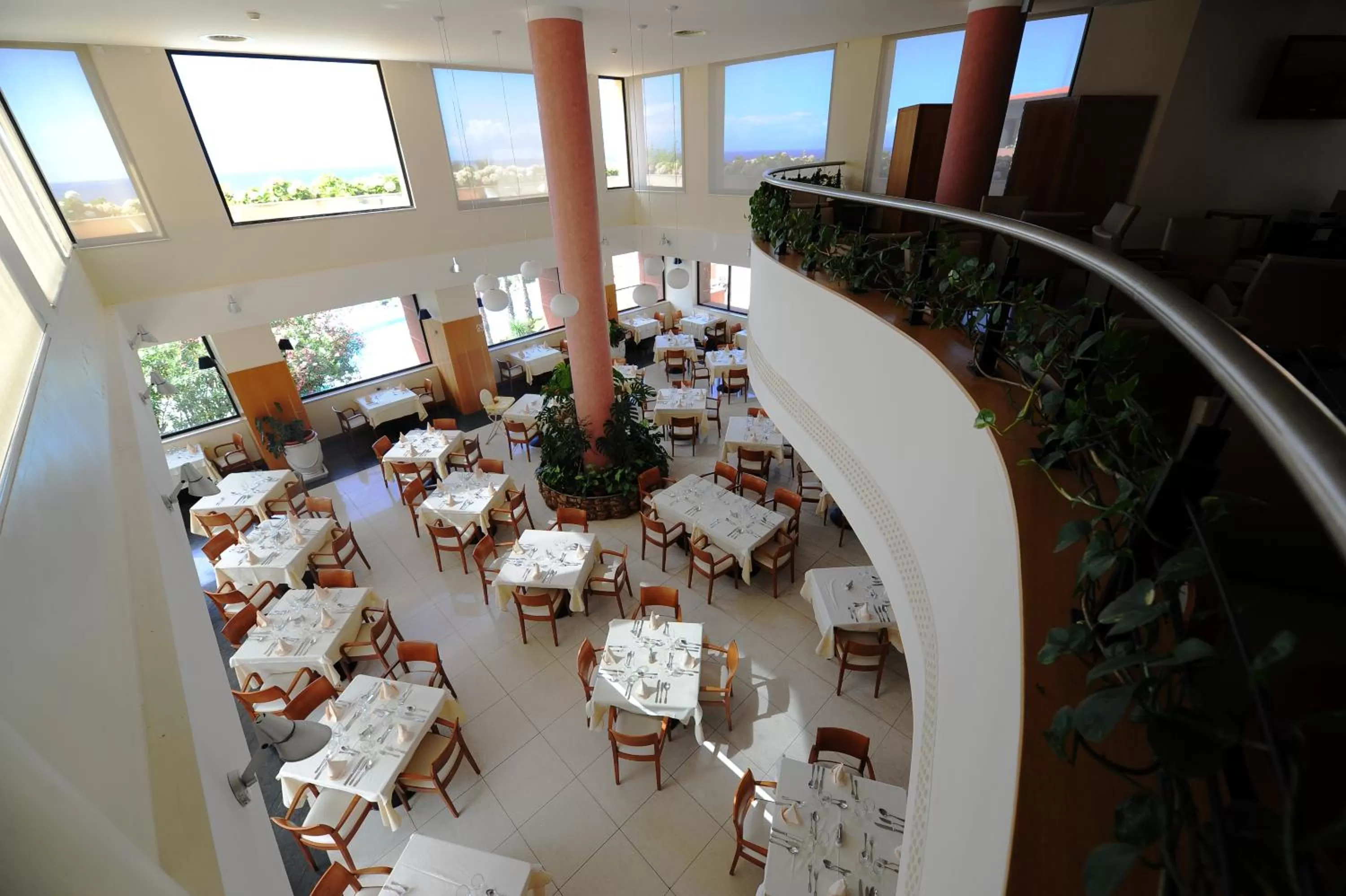 Restaurant/places to eat in Monte Mar Palace Hotel