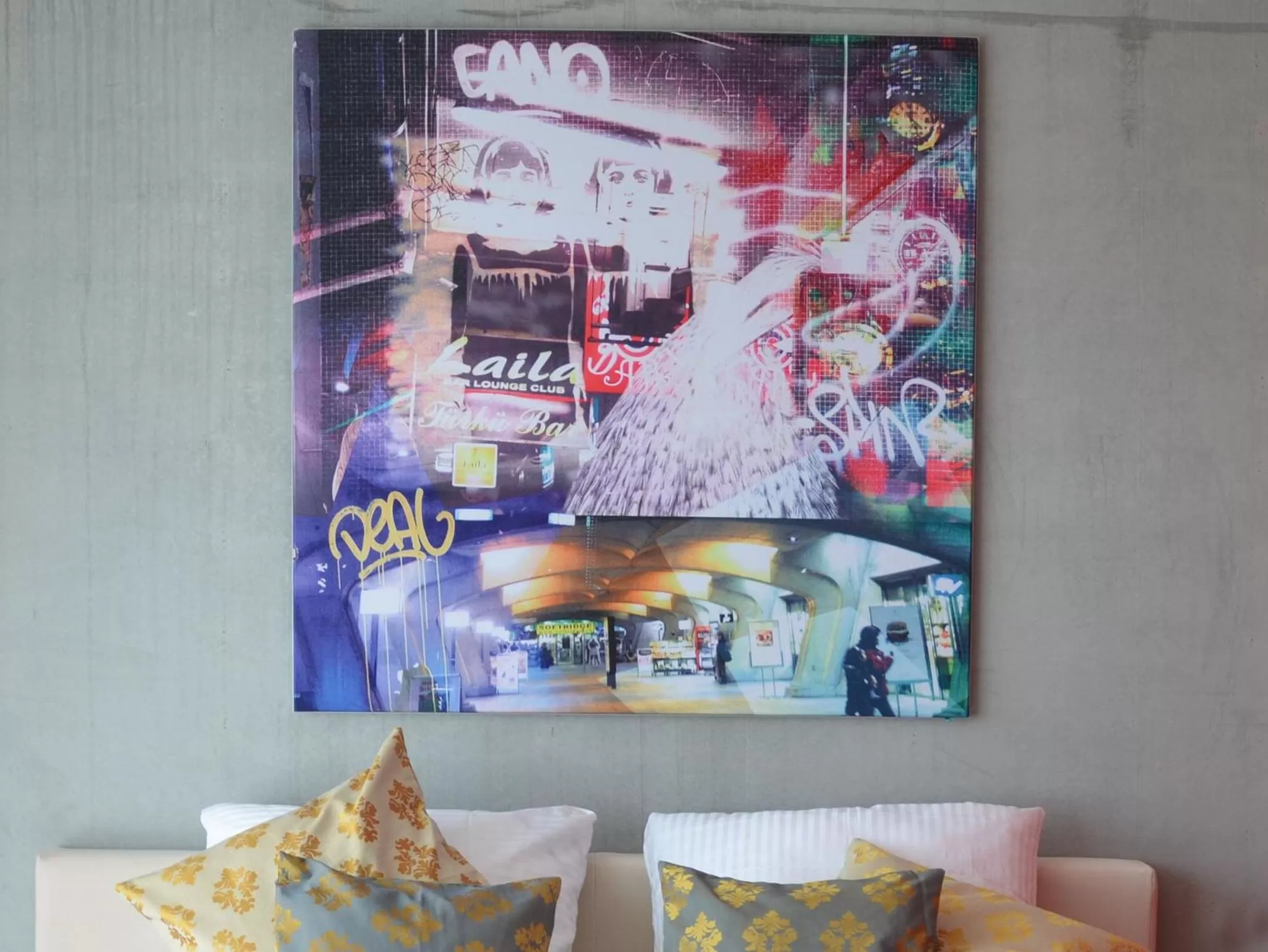 Decorative detail in Hotel Swiss Star