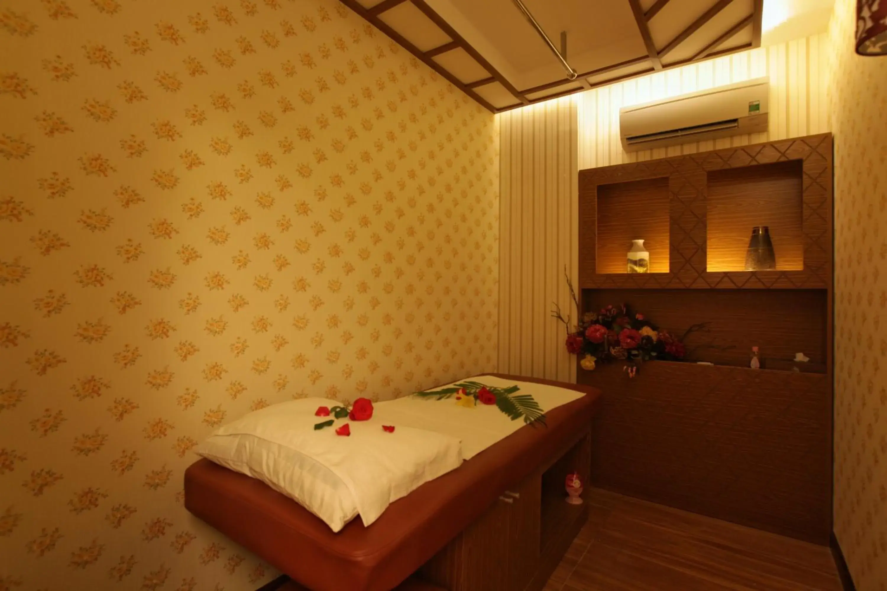 Bed in Minh Tam Hotel & Spa 3/2