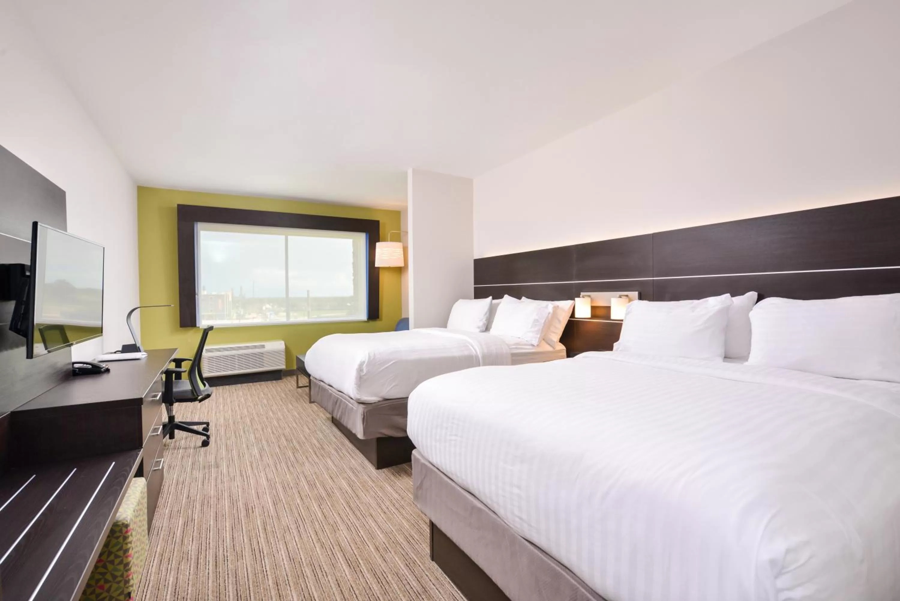 Photo of the whole room, Bed in Holiday Inn Express Donaldsonville by IHG