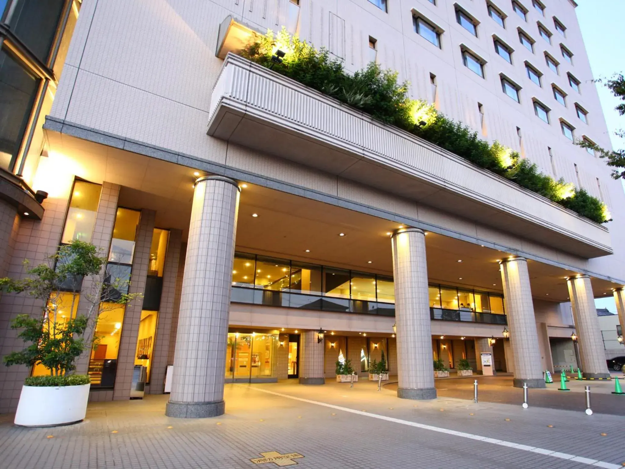 Facade/entrance, Property Building in Hotel Crown Palais Chiryu