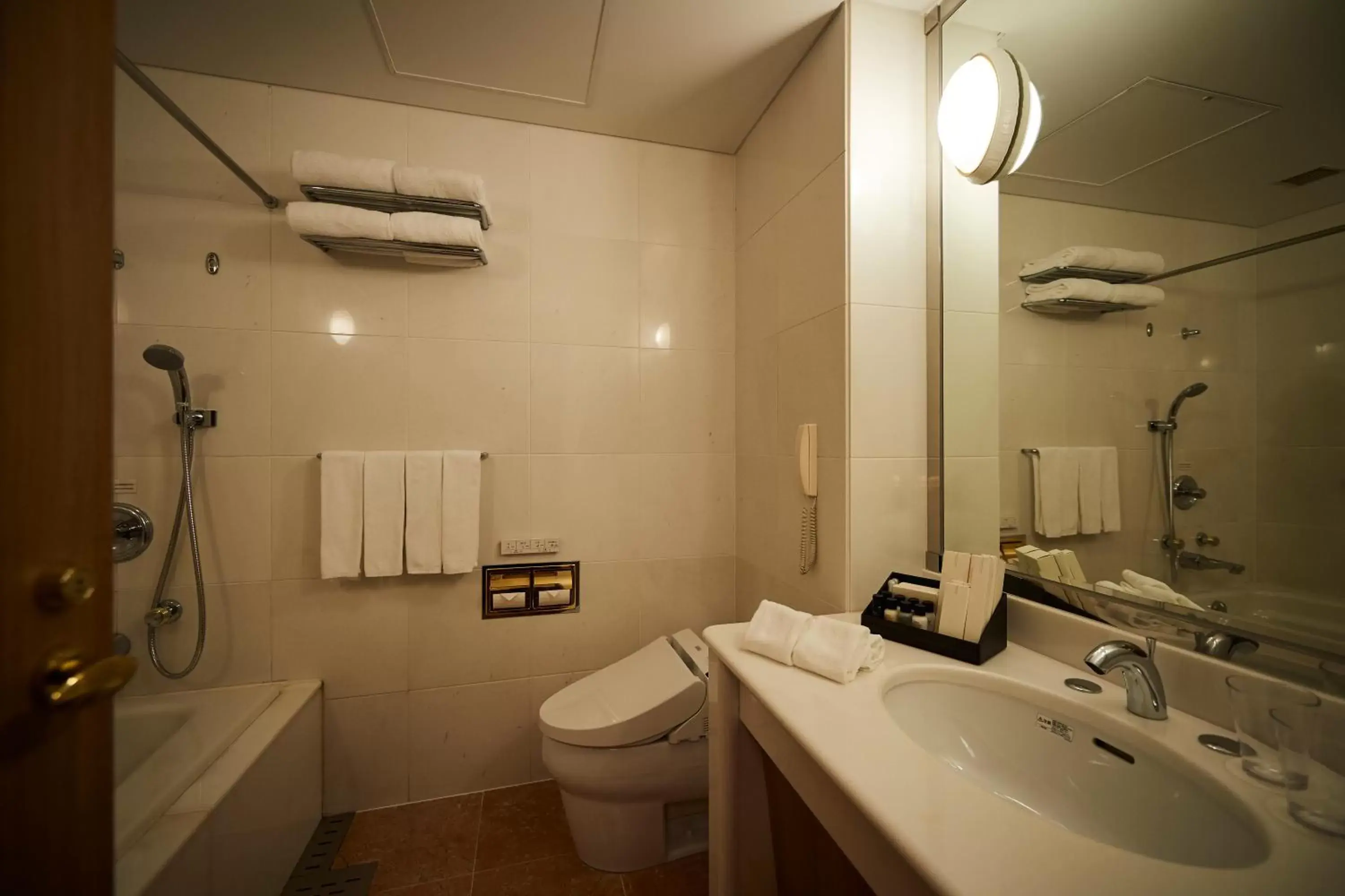 Photo of the whole room, Bathroom in Tobu Hotel Levant Tokyo