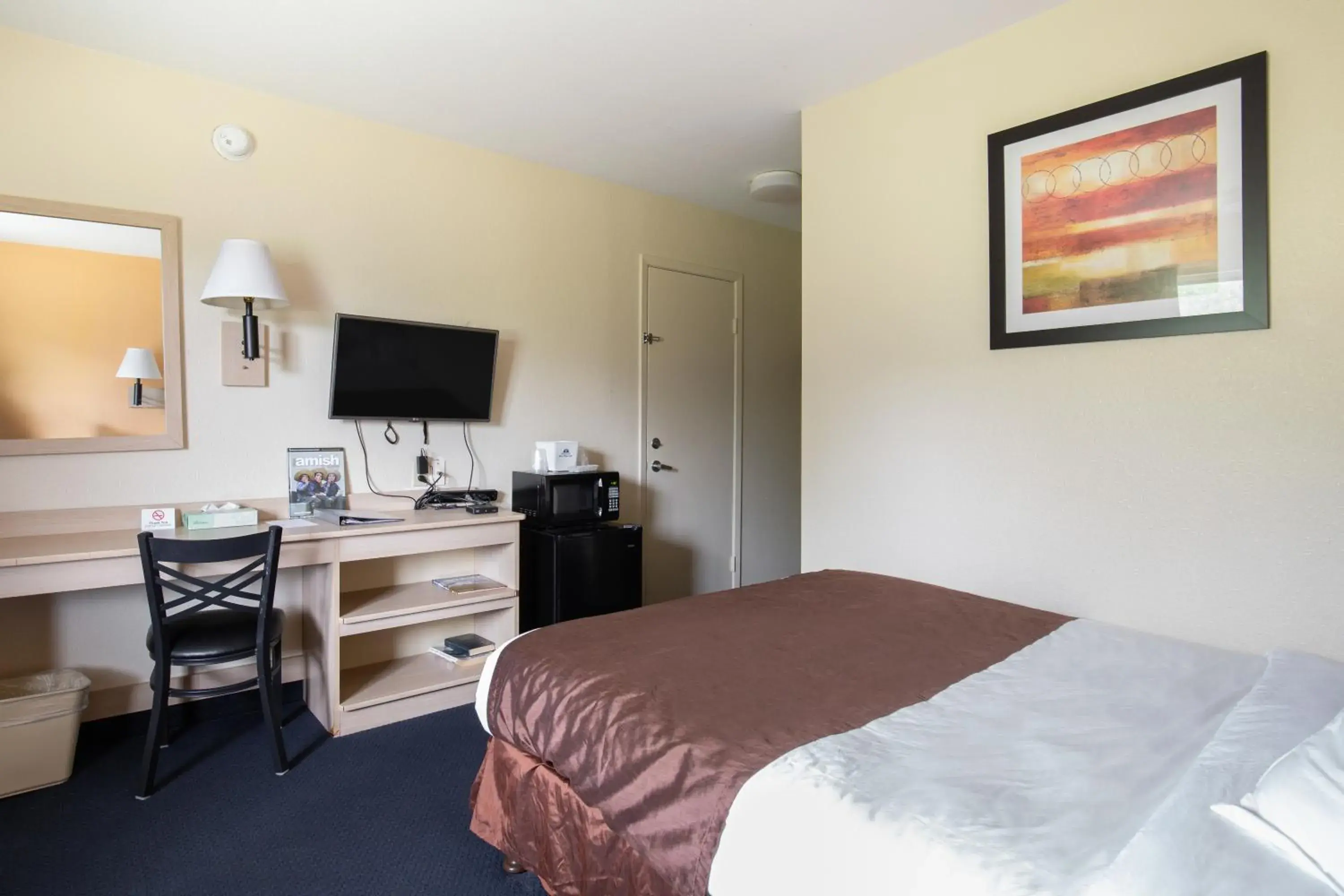 TV and multimedia, Bed in Days Inn by Wyndham New Philadelphia