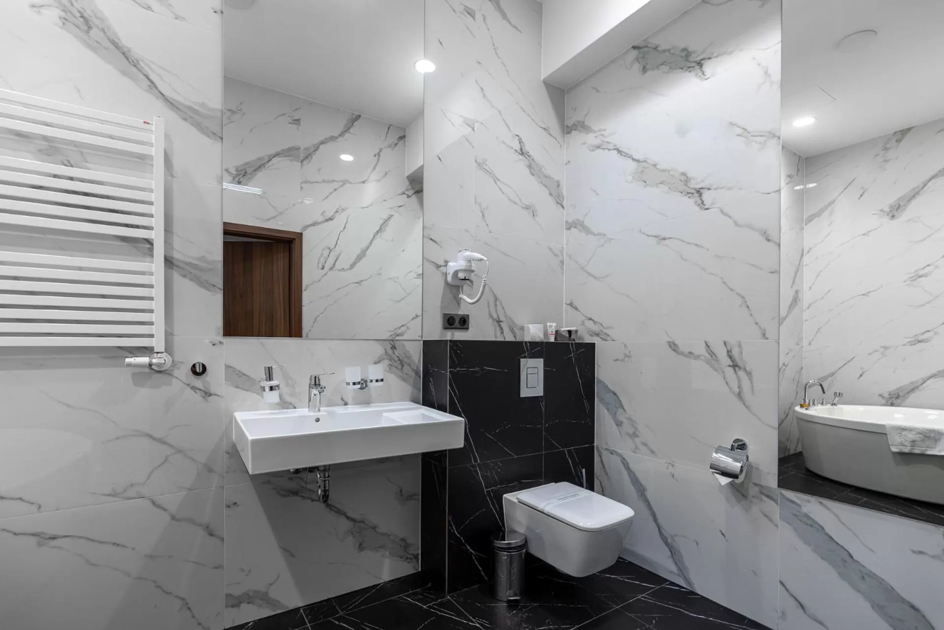 Hot Tub in Hotel Wodnik