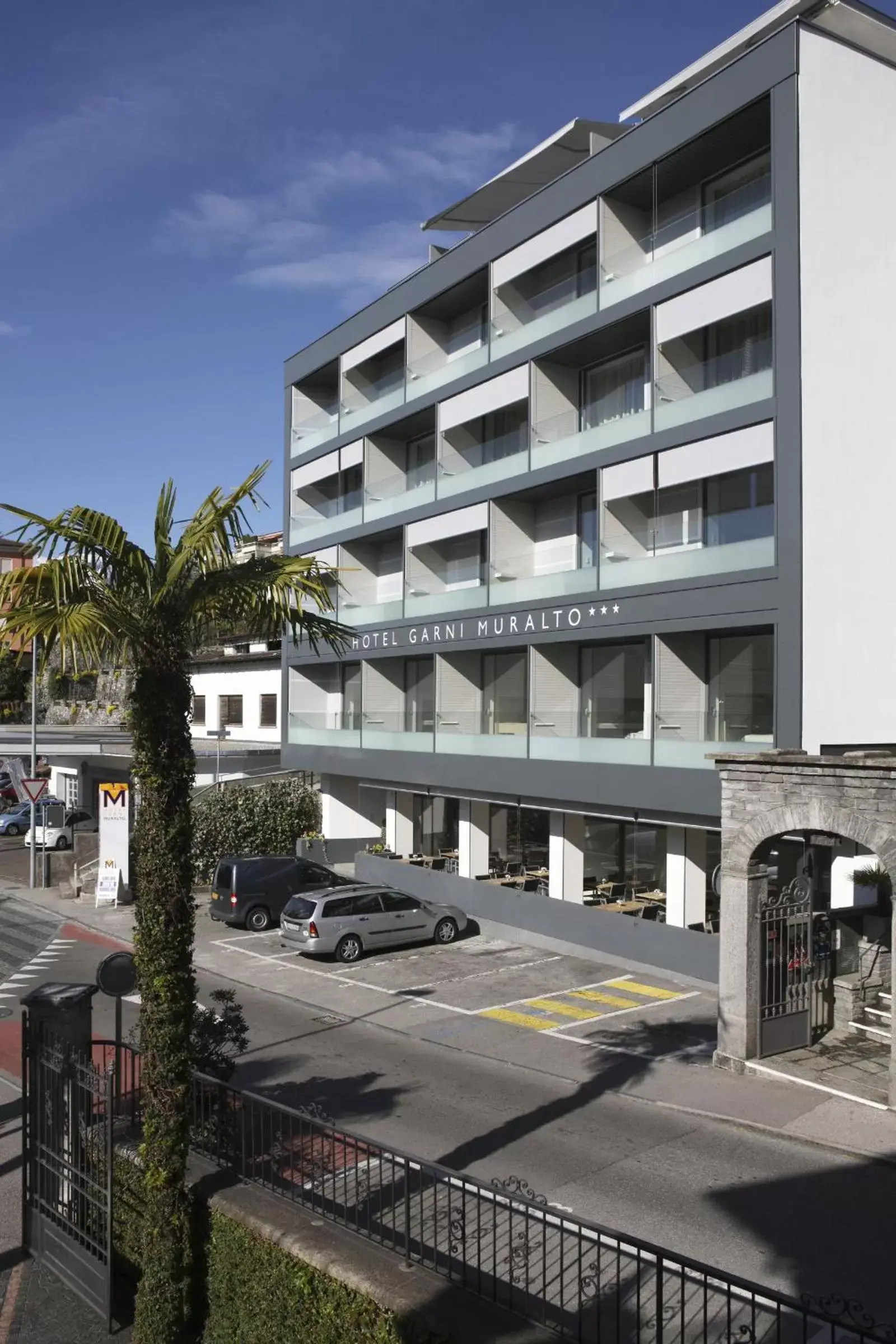 Facade/entrance, Property Building in Hotel Garni Muralto