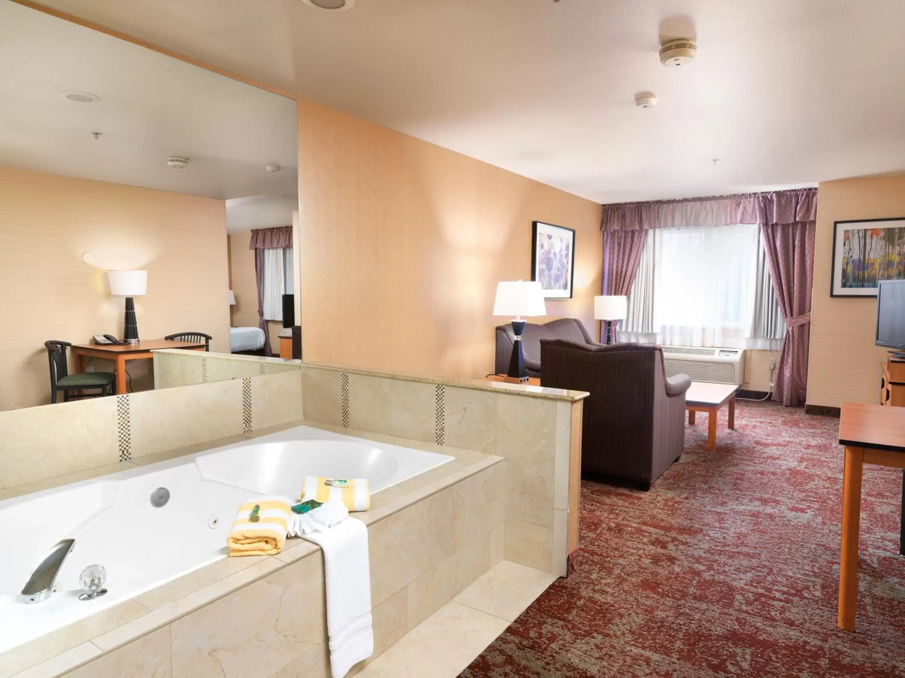 Bathroom in Crystal Inn Hotel & Suites - Midvalley