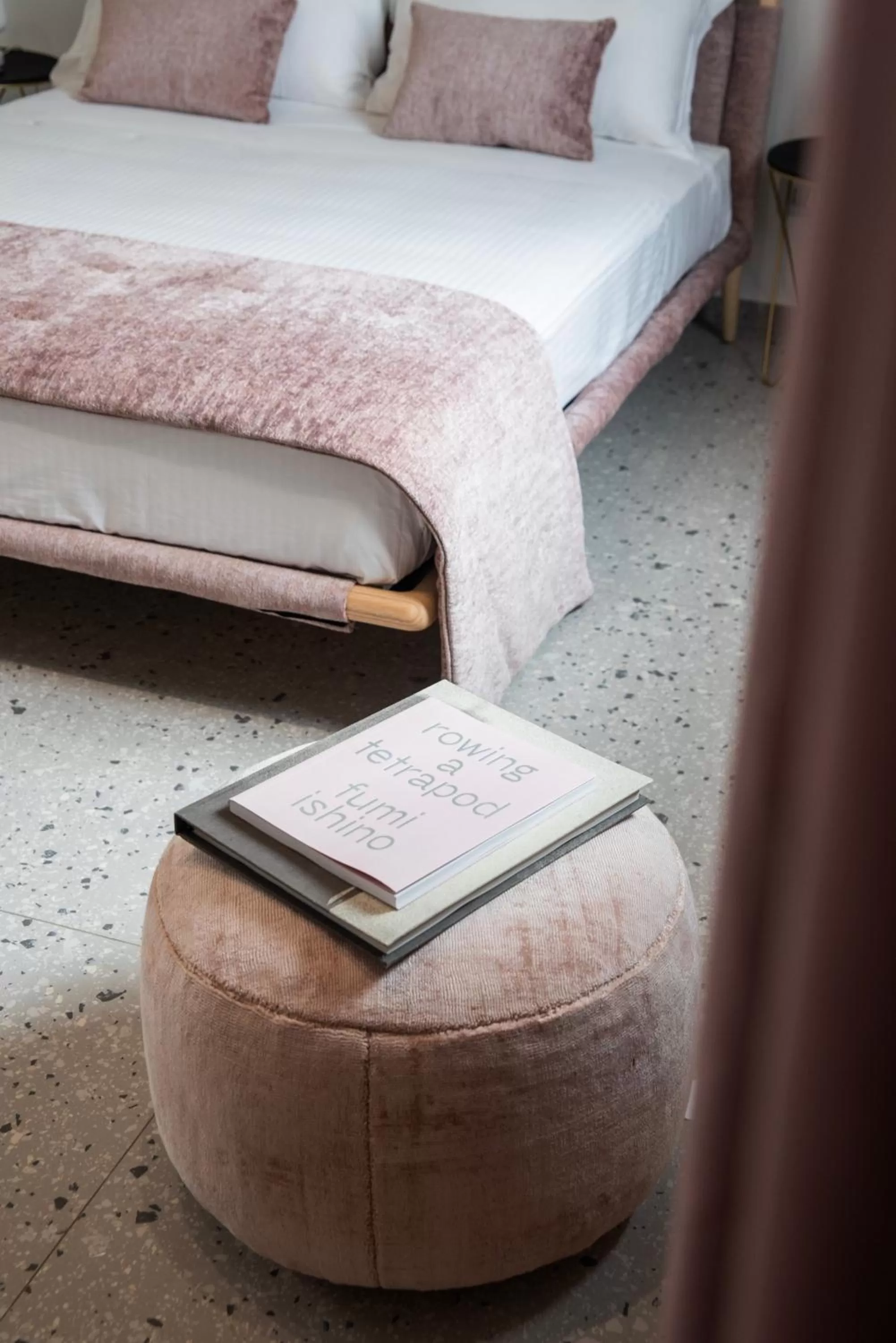 Bed in Lisetta Gardens Boutique & Suites