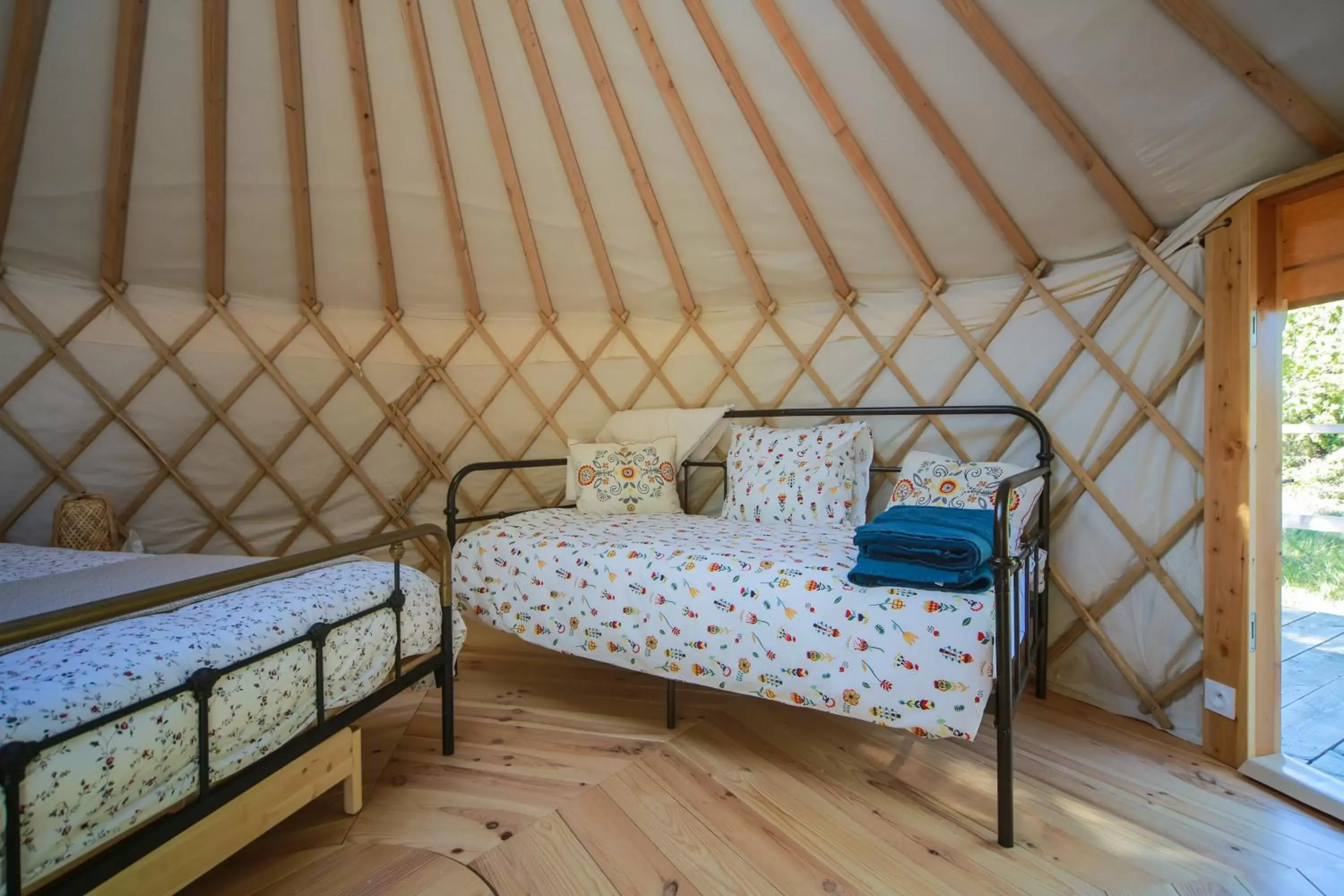 Bedroom, Bed in Les Yourtes de Provence