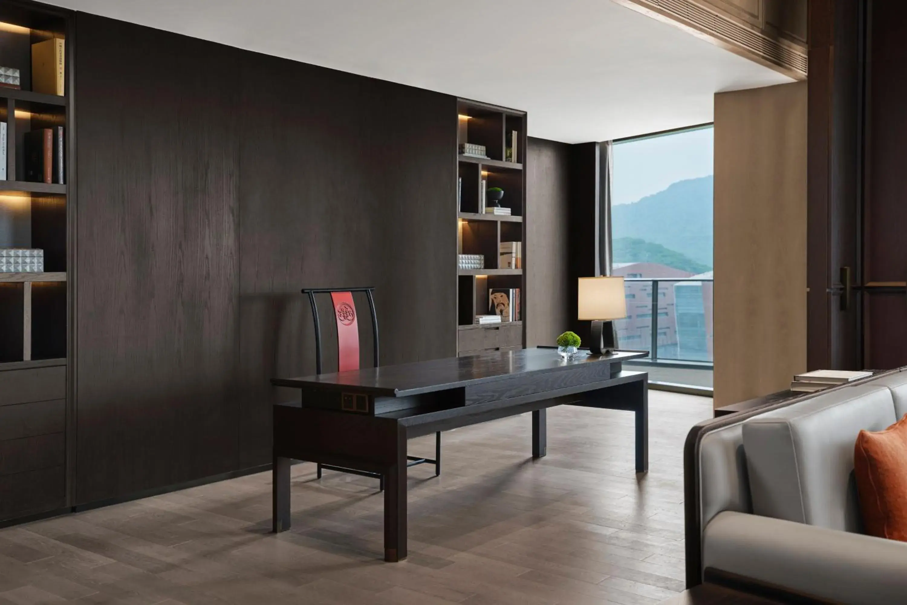 Bedroom, Seating Area in Guangzhou Marriott Hotel Baiyun