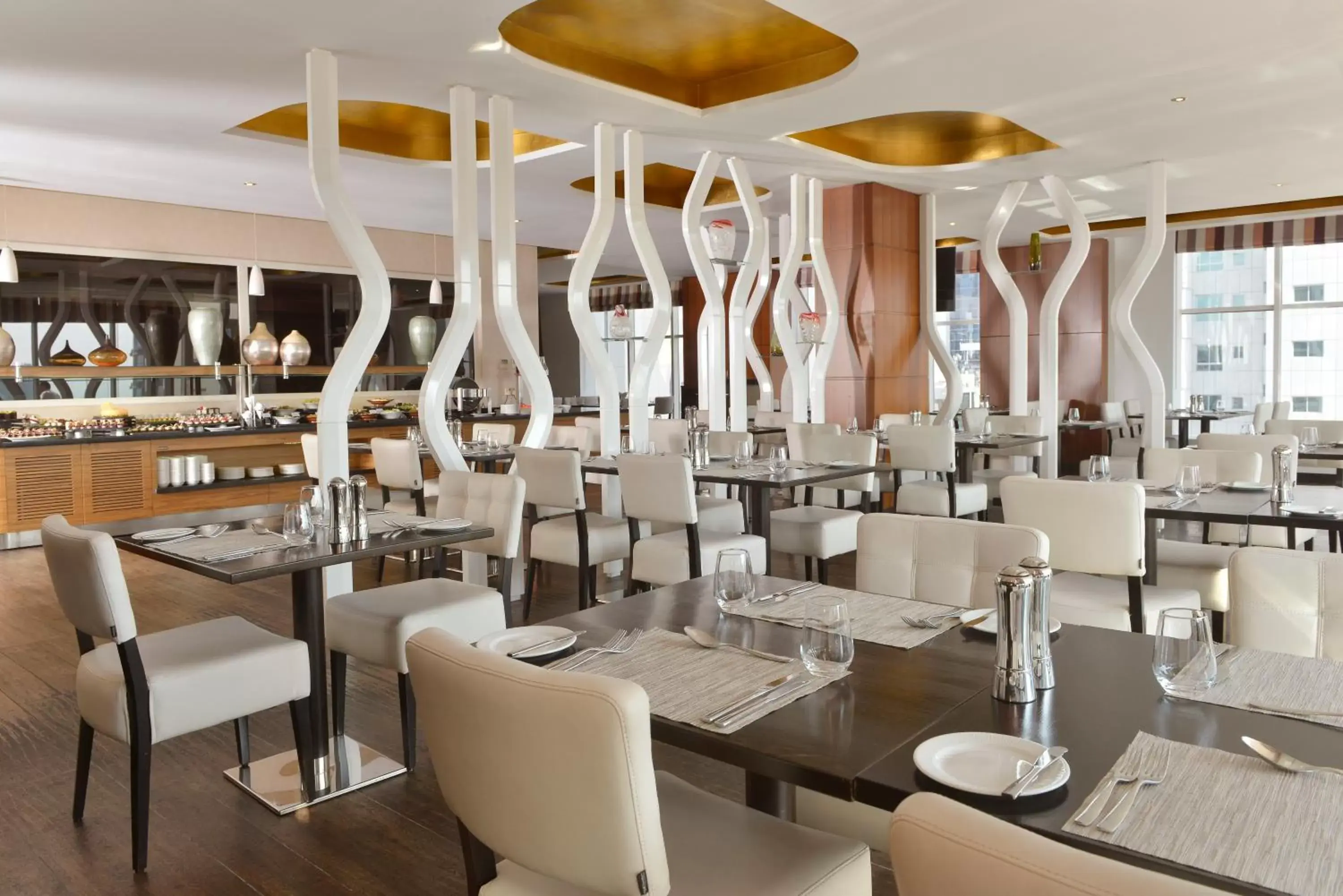 Restaurant/Places to Eat in Swiss-Belhotel Seef Bahrain