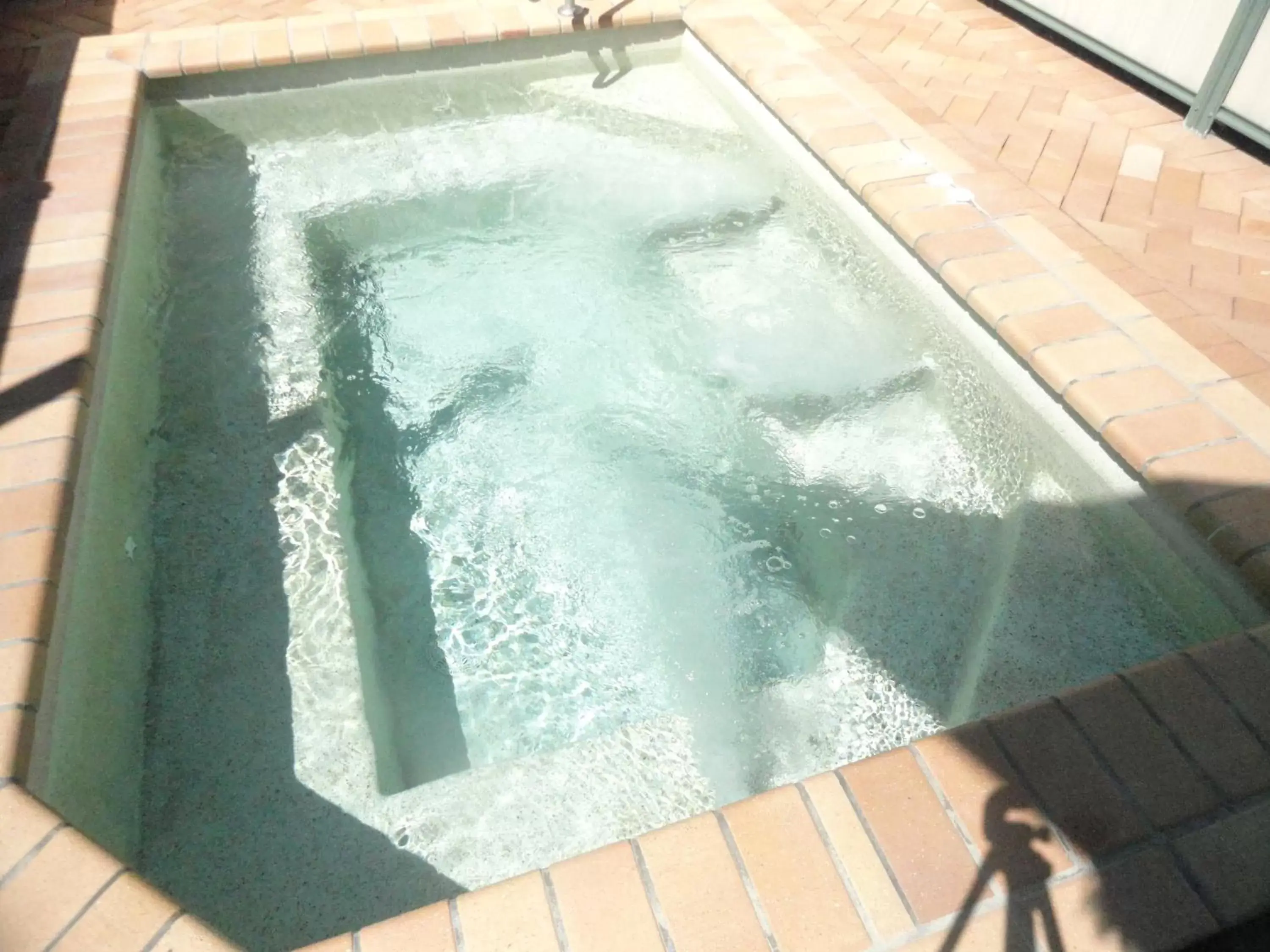 Hot Tub, Swimming Pool in Queensleigh Holiday Apartments