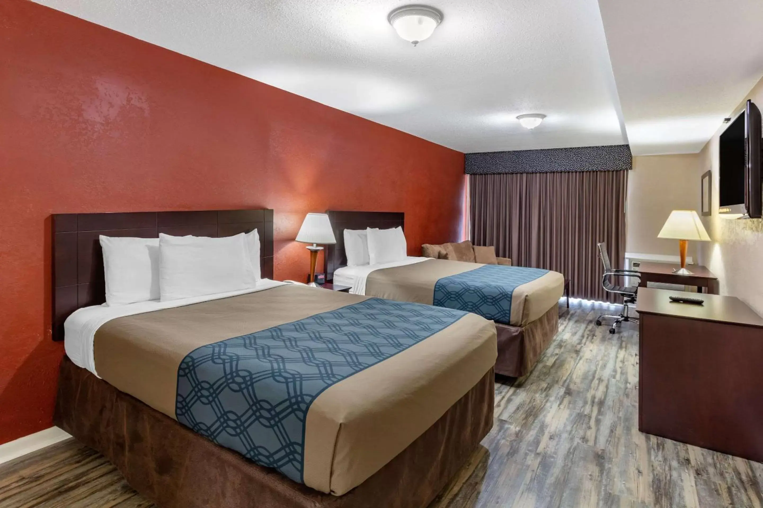 Photo of the whole room, Bed in Econo Lodge Inn & Suites Old Saybrook - Westbrook