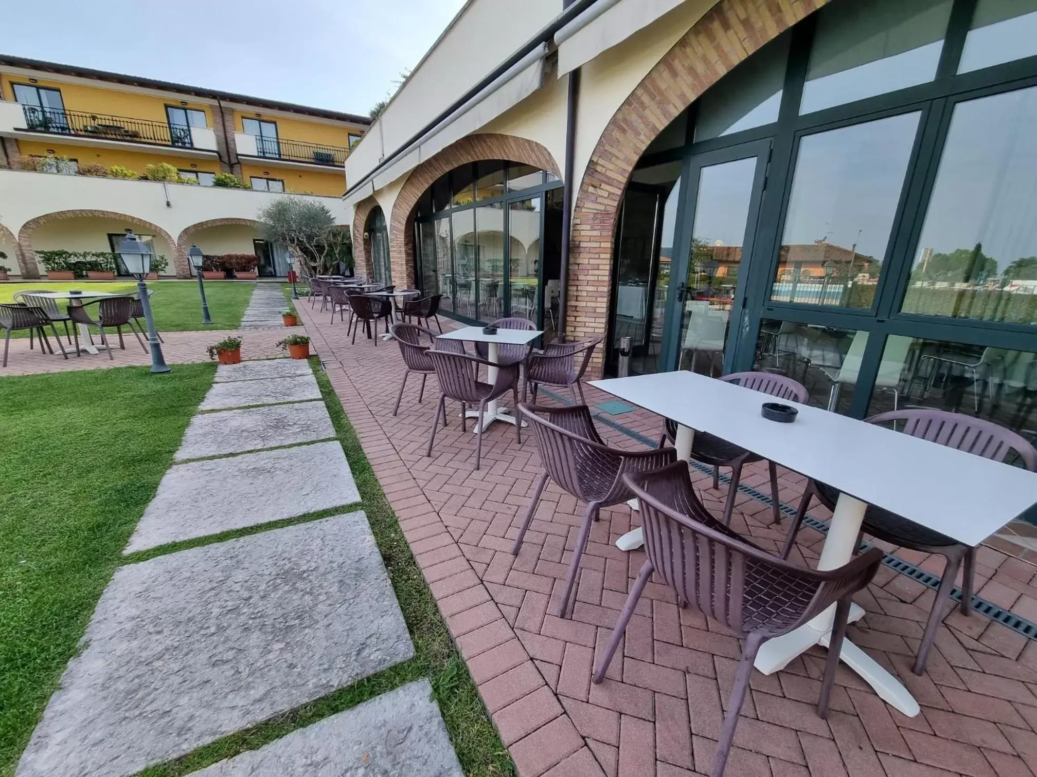 Property building in Le Terrazze sul Lago Hotel & Residence