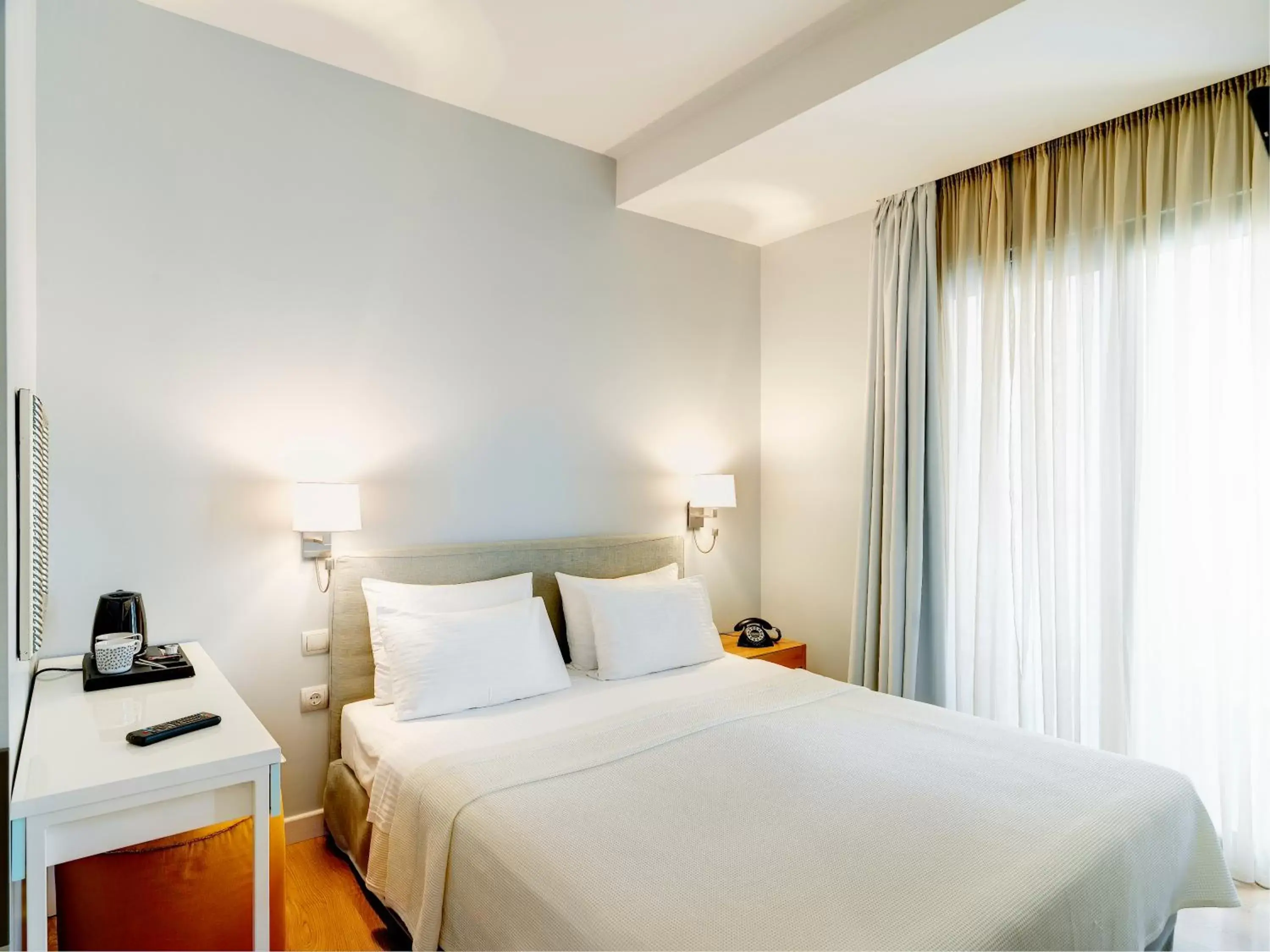 Day, Bed in Phidias Piraeus Hotel