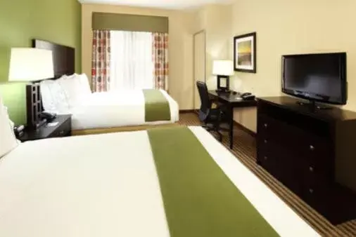 TV/Entertainment Center in Holiday Inn Express & Suites Maumelle, an IHG Hotel