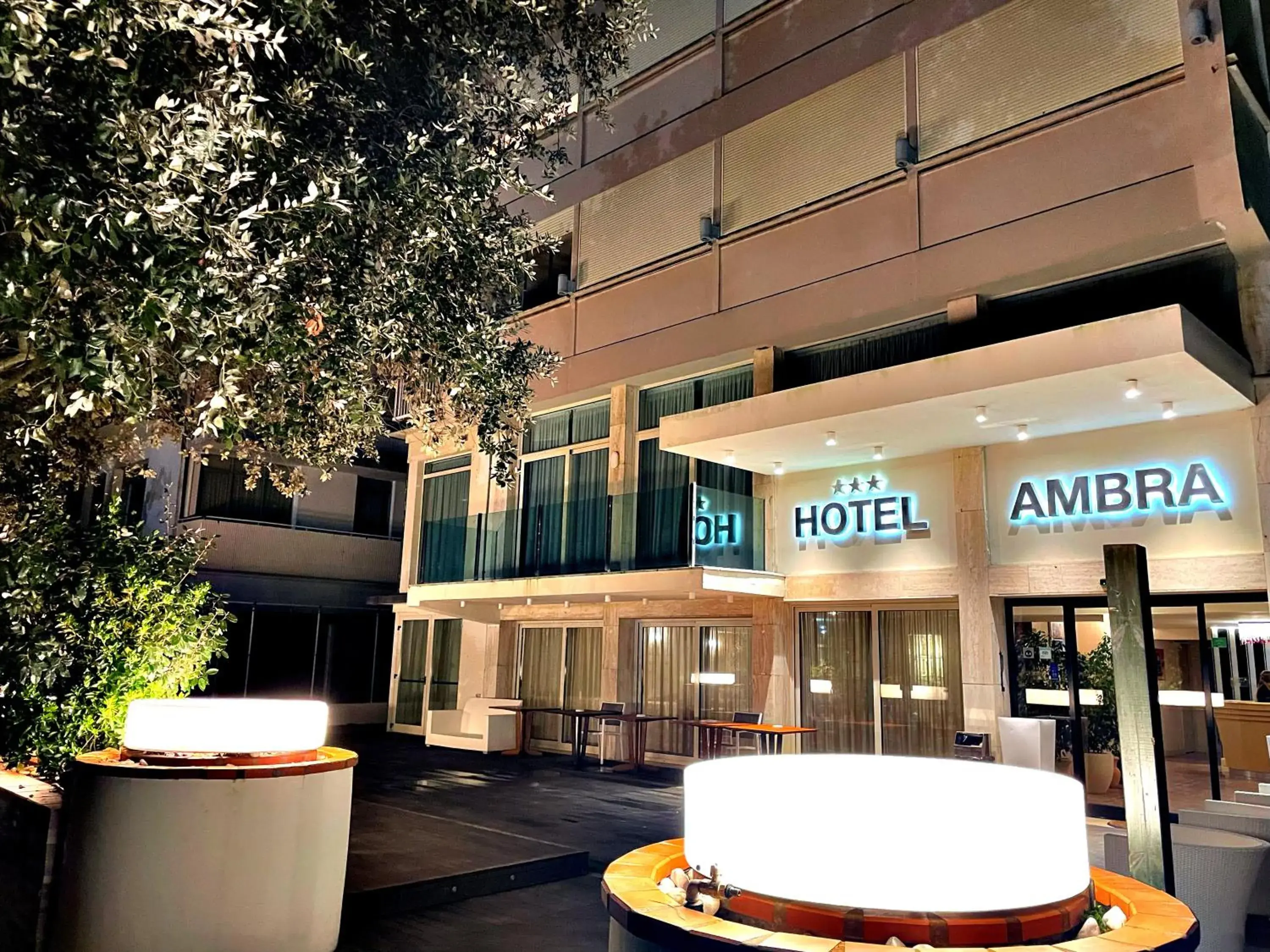 Property Building in Hotel Ambra