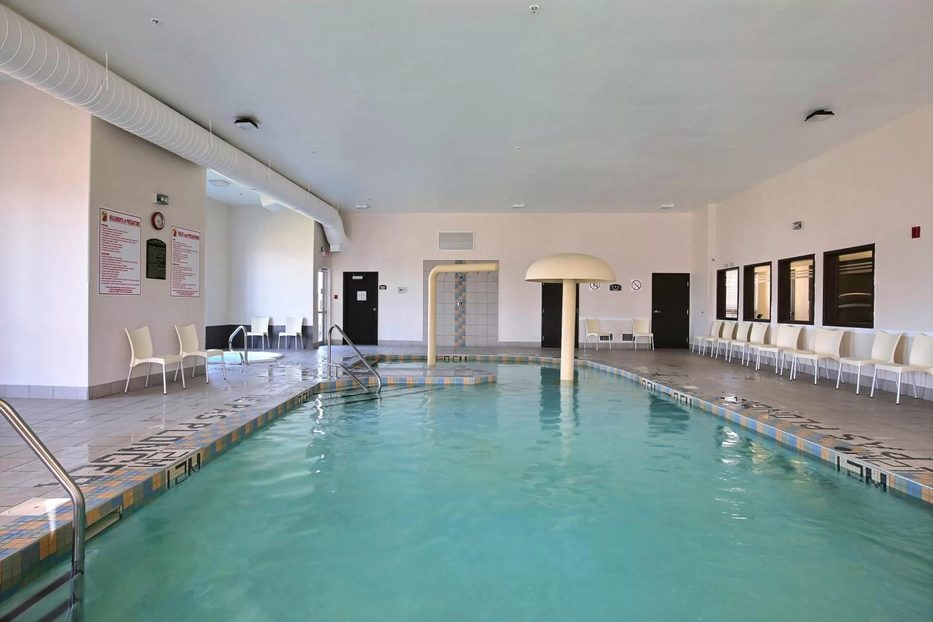 Swimming pool in Super 8 by Wyndham Trois-Rivieres