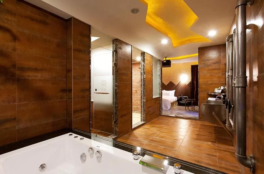Bathroom in Discovery Motel - Yanping