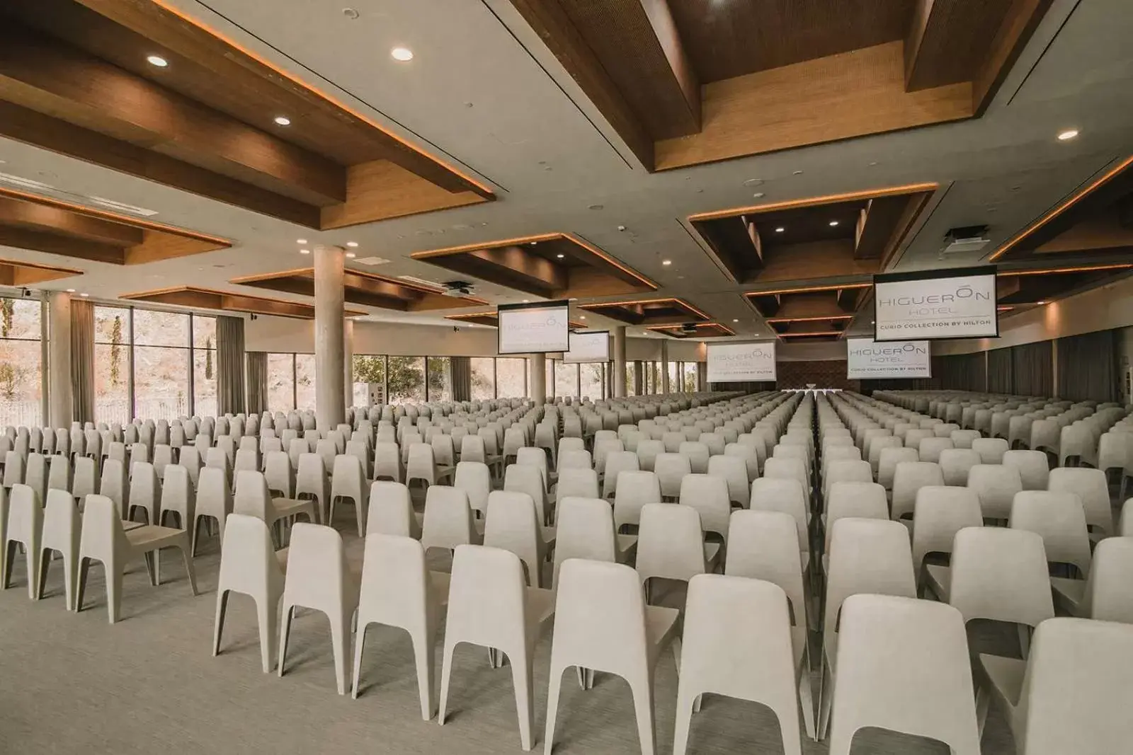 Meeting/conference room in Higuerón Hotel Curio Collection by Hilton