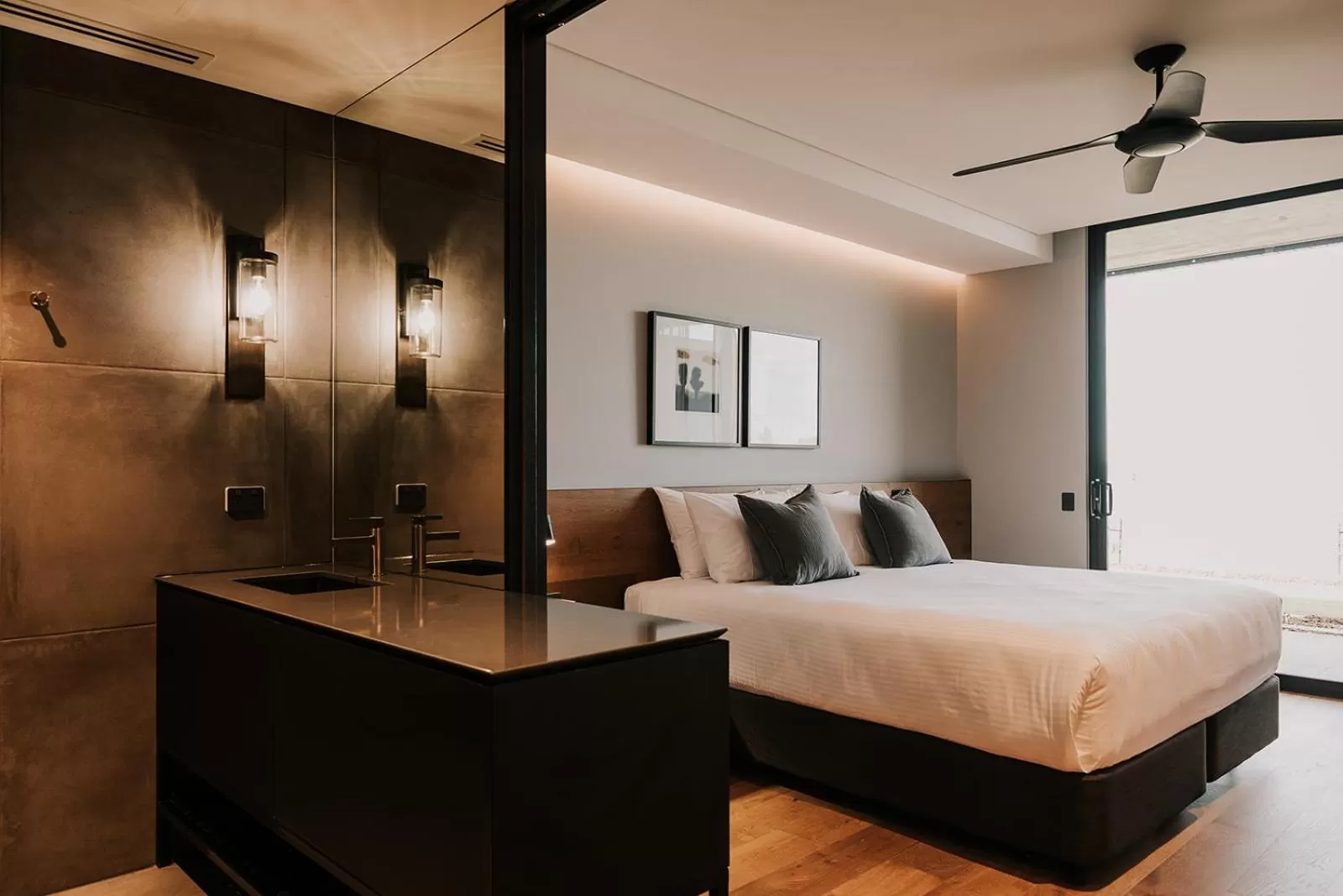 Bathroom, Bed in The Sebel Yarrawonga Silverwoods