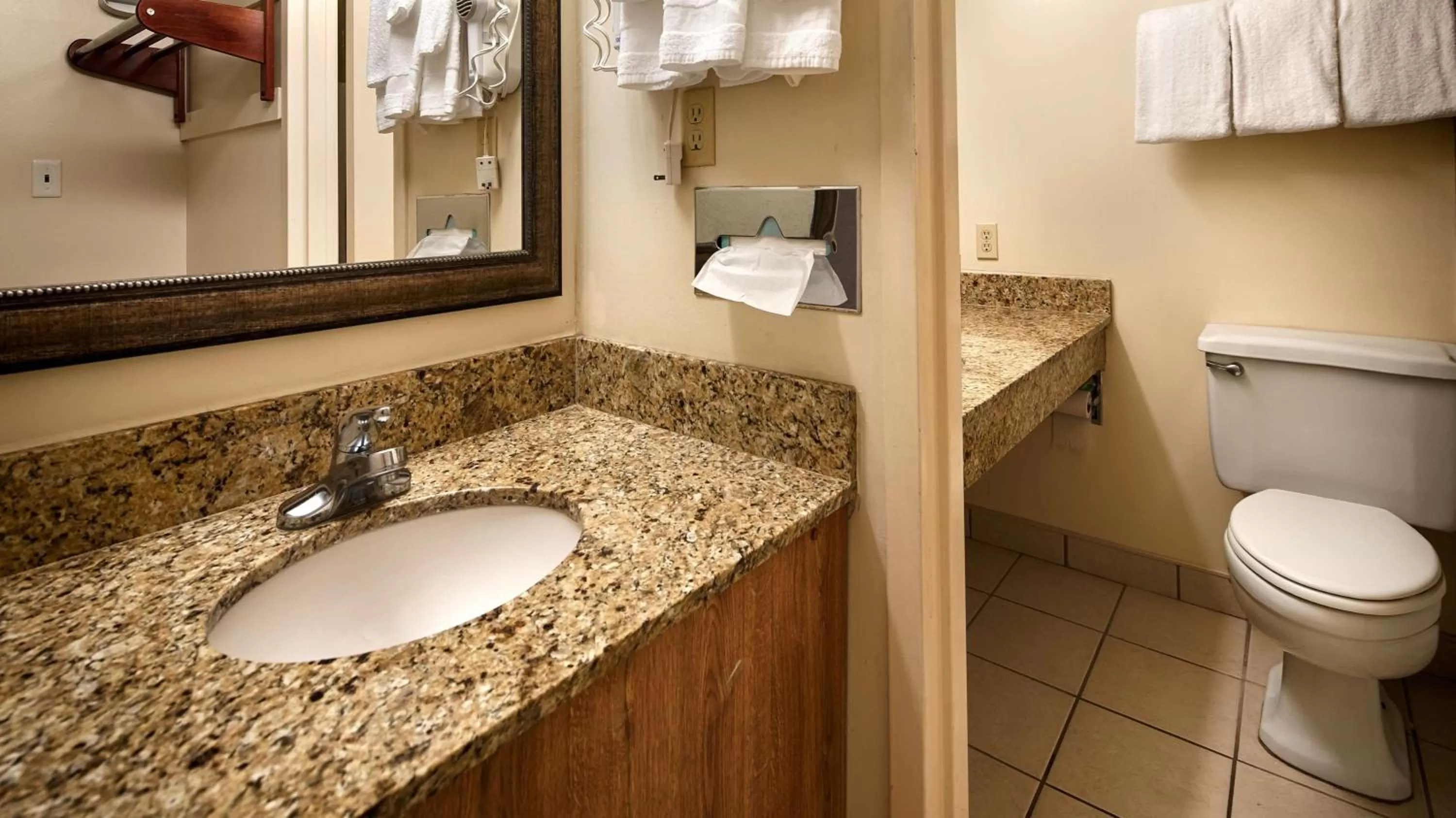 Bathroom in Best Western Crossroads Inn