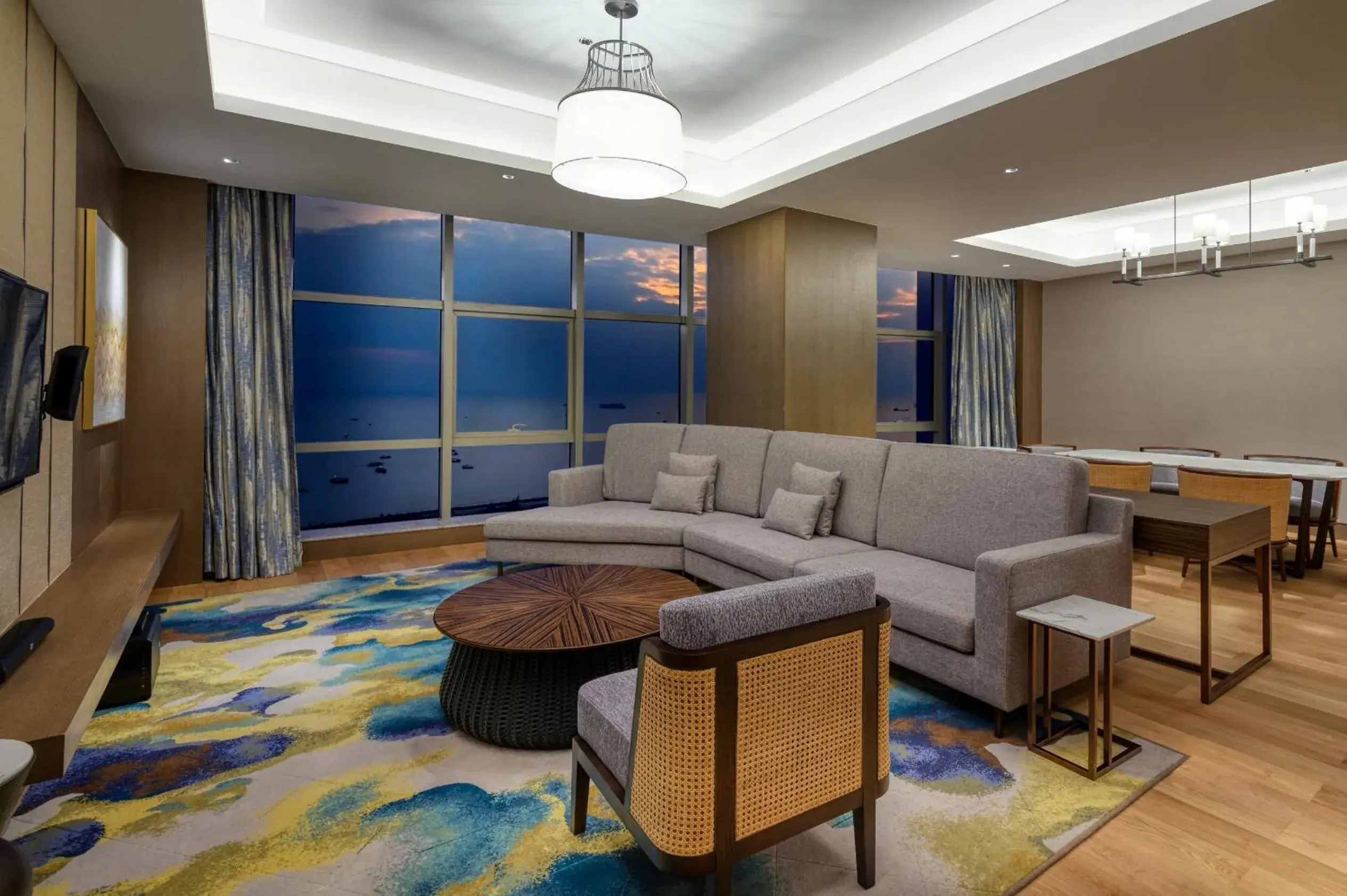 Seating Area in Crowne Plaza Beihai Silver Beach, an IHG Hotel