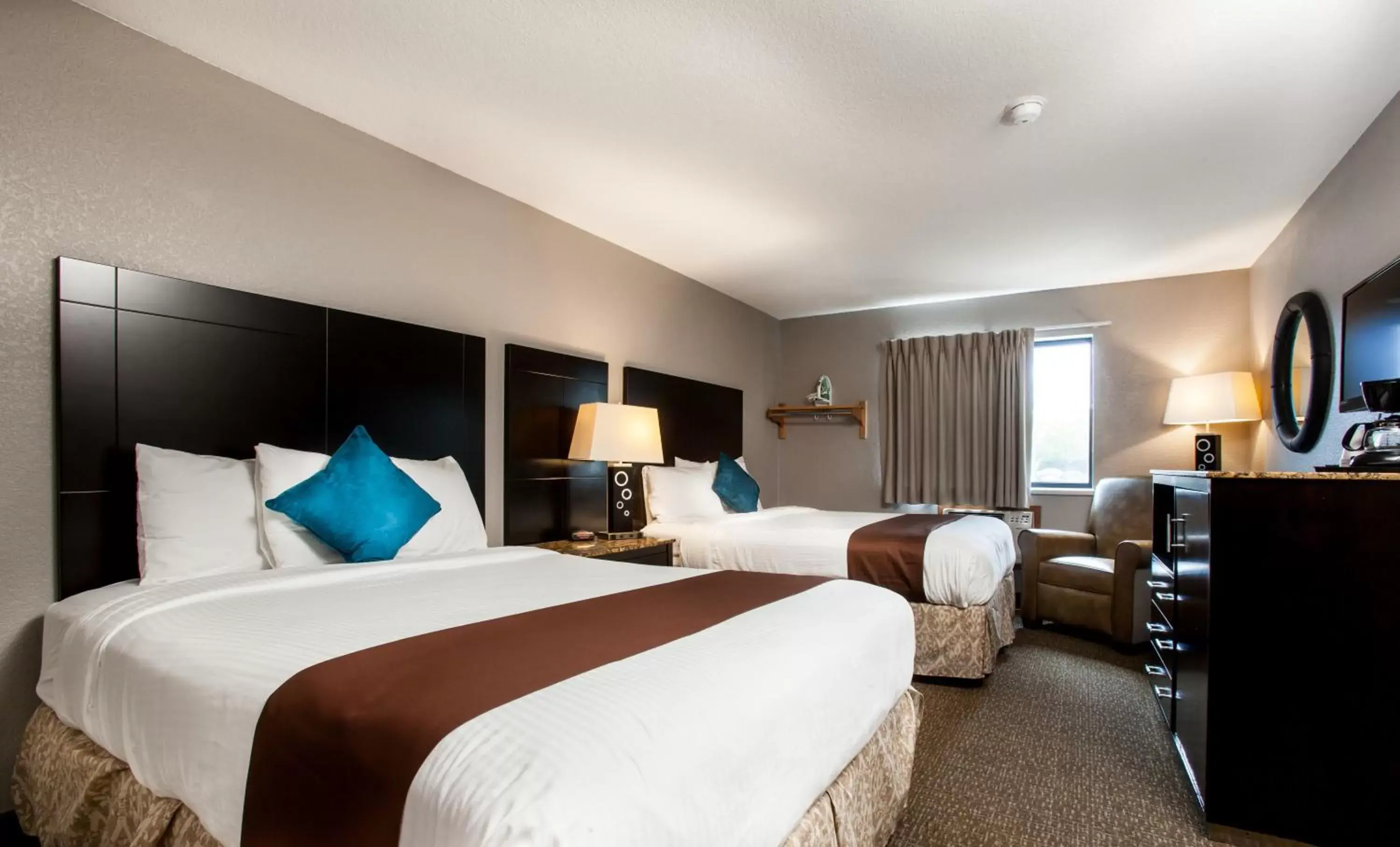 Photo of the whole room, Bed in Heartland Inn Coralville Photo of the whole room, Bed in Heartland Inn Coralville