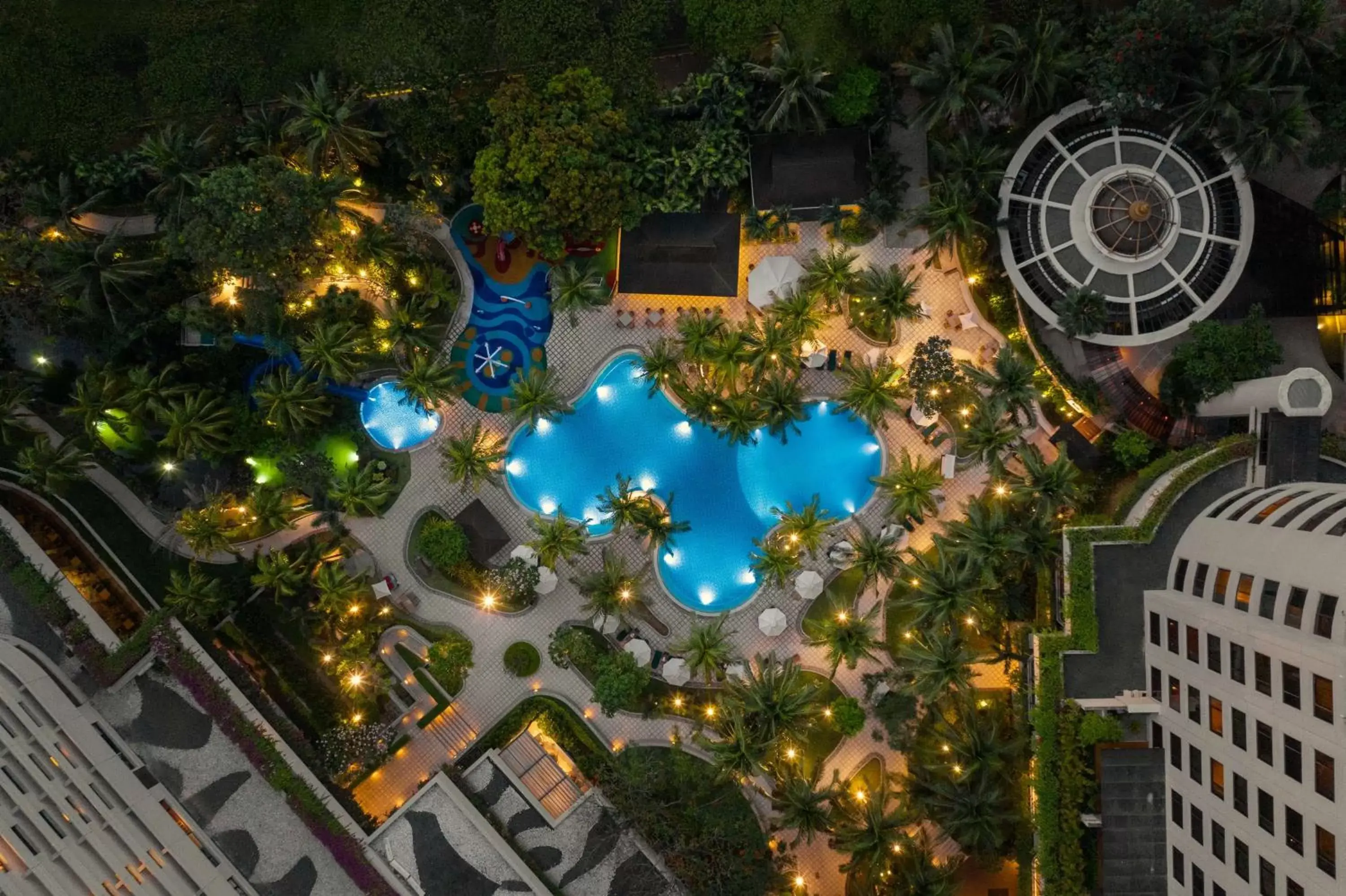 Property building, Bird's-eye View in Edsa Shangri-La, Manila