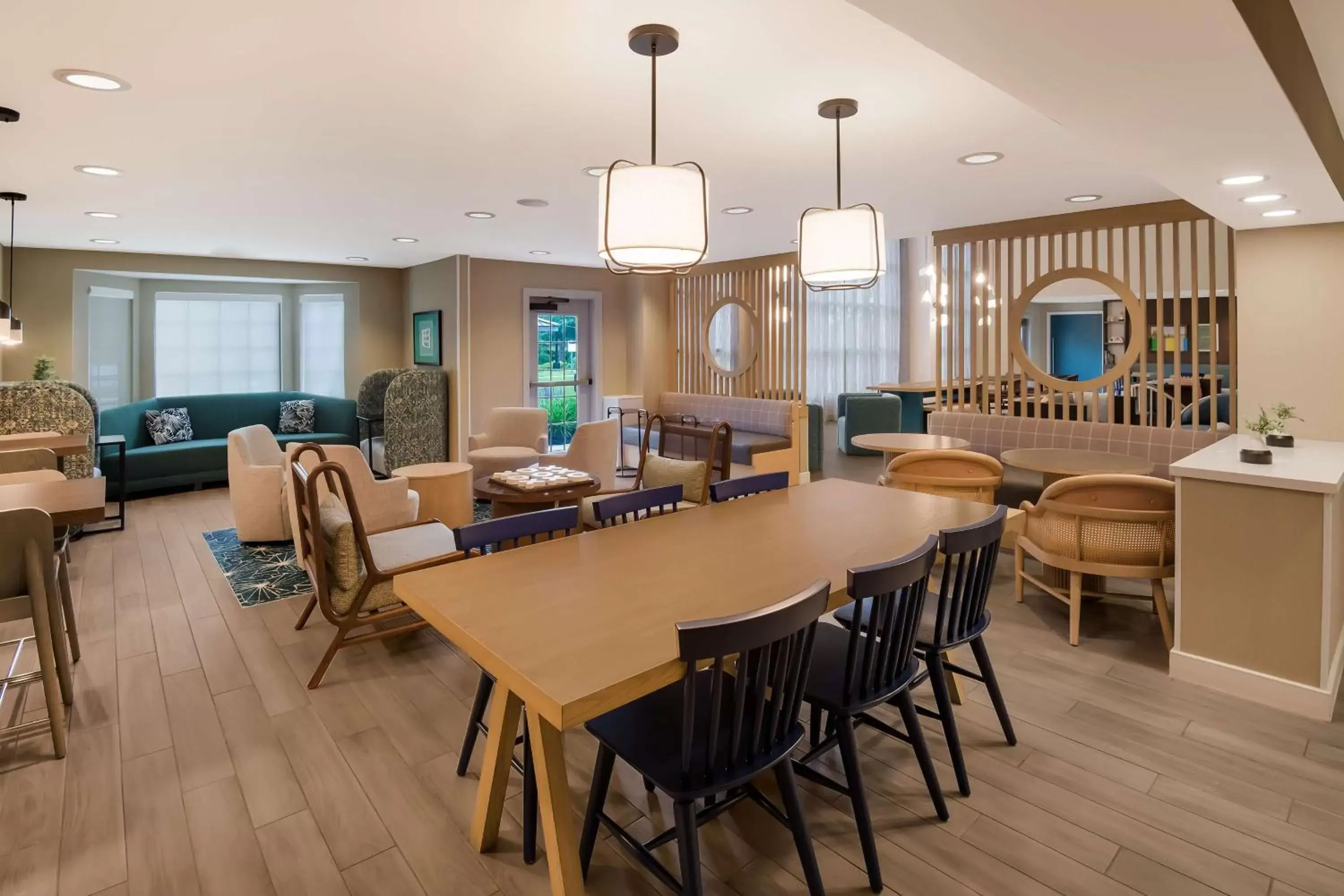 Lobby or reception, Restaurant/Places to Eat in Sonesta ES Suites Andover Boston